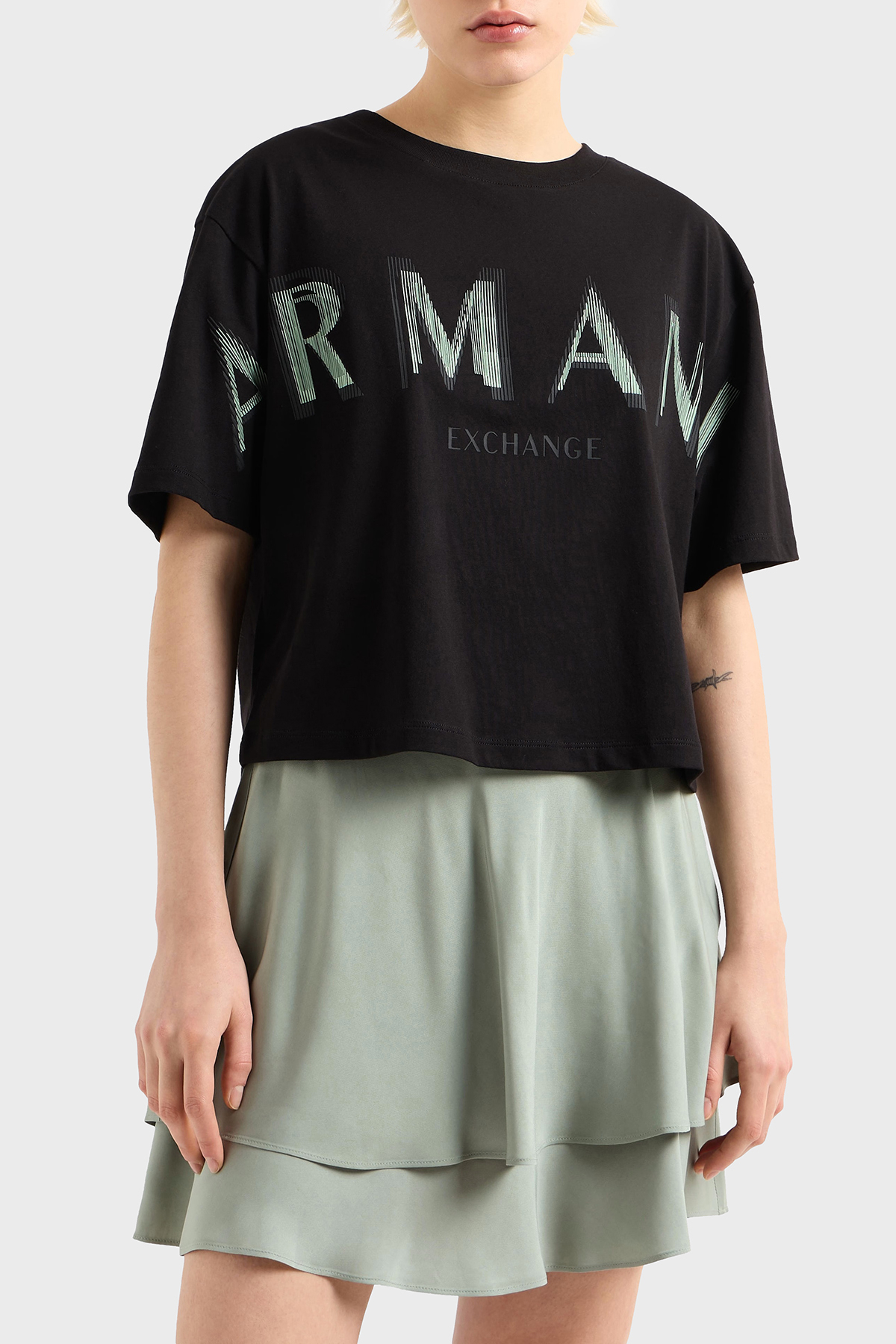 Armani Exchage % 100 Pamuk Cropped Fit Bisiklet Yaka Logolu Kadın T Shirt XW000520 AF10359 UC001 SİYAH