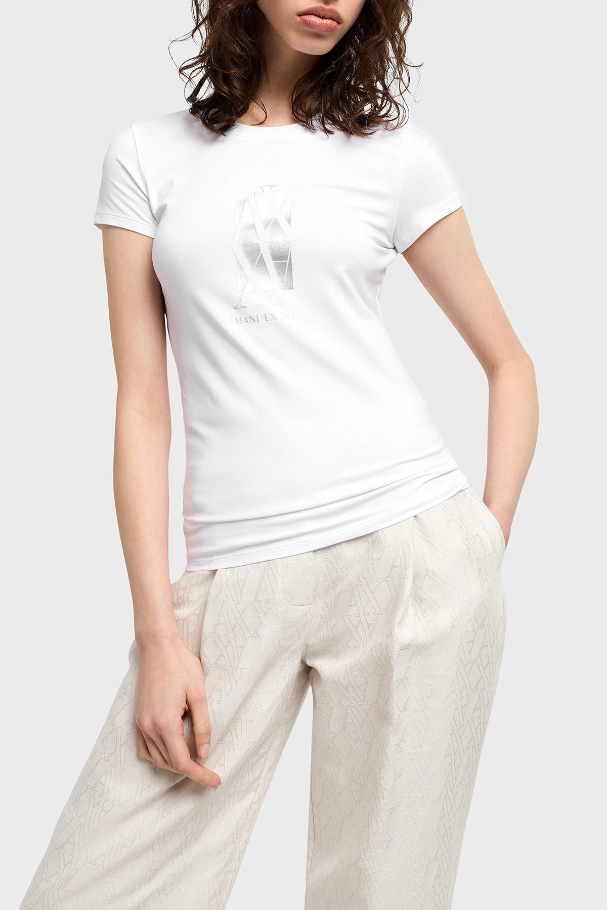 Armani Exchage Pamuklu Slim Fit Bisiklet Yaka Logolu Kadın T Shirt XW000511 AF11929 U0002 BEYAZ