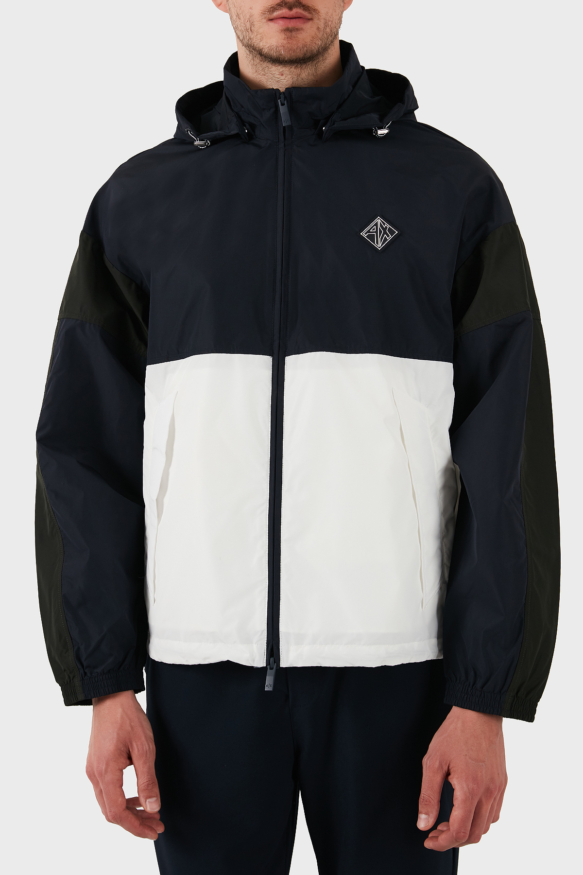 Armani Exchance Renk Bloklu Regular Fit Çıkarılabilir Kapüşonlu Erkek Ceket XM000190 AF12012 MB071 LACİVERT-BEYAZ
