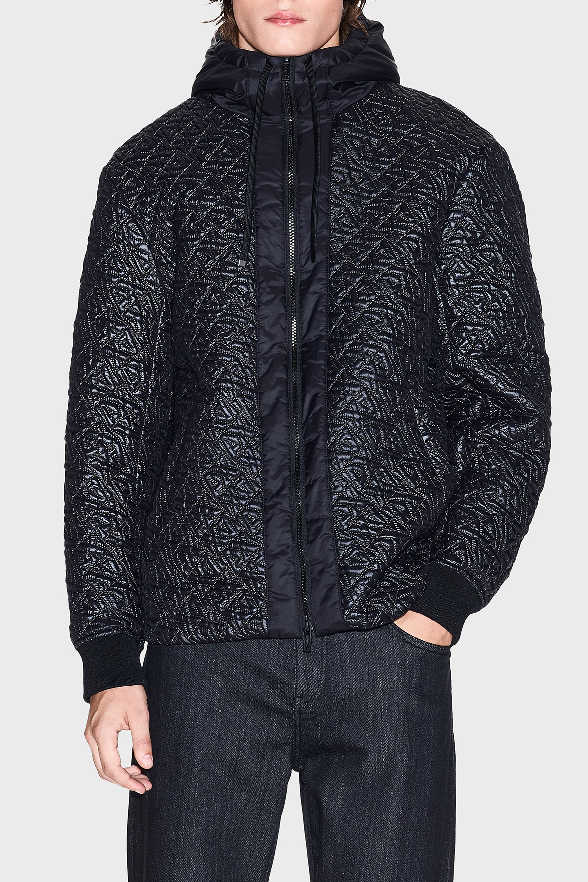 Armani Exchange 4G Kabartmalı Logolu Regular Fit Kapüşonlu Erkek Mont XM001093 AF16589 FC196 SİYAH