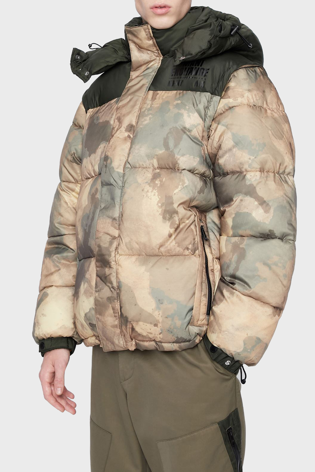 Armani Exchange Kamuflaj Desenli Çıkarılabilir Kapüşonlu ve Kollu Kapitone Erkek Mont 6LZB22 ZNUQZ 2809 HAKİ-KAMUFLAJ