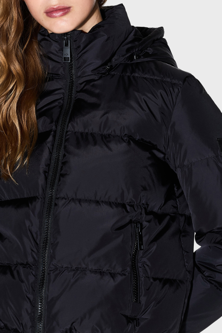 armani-exchange-kapitoneli-