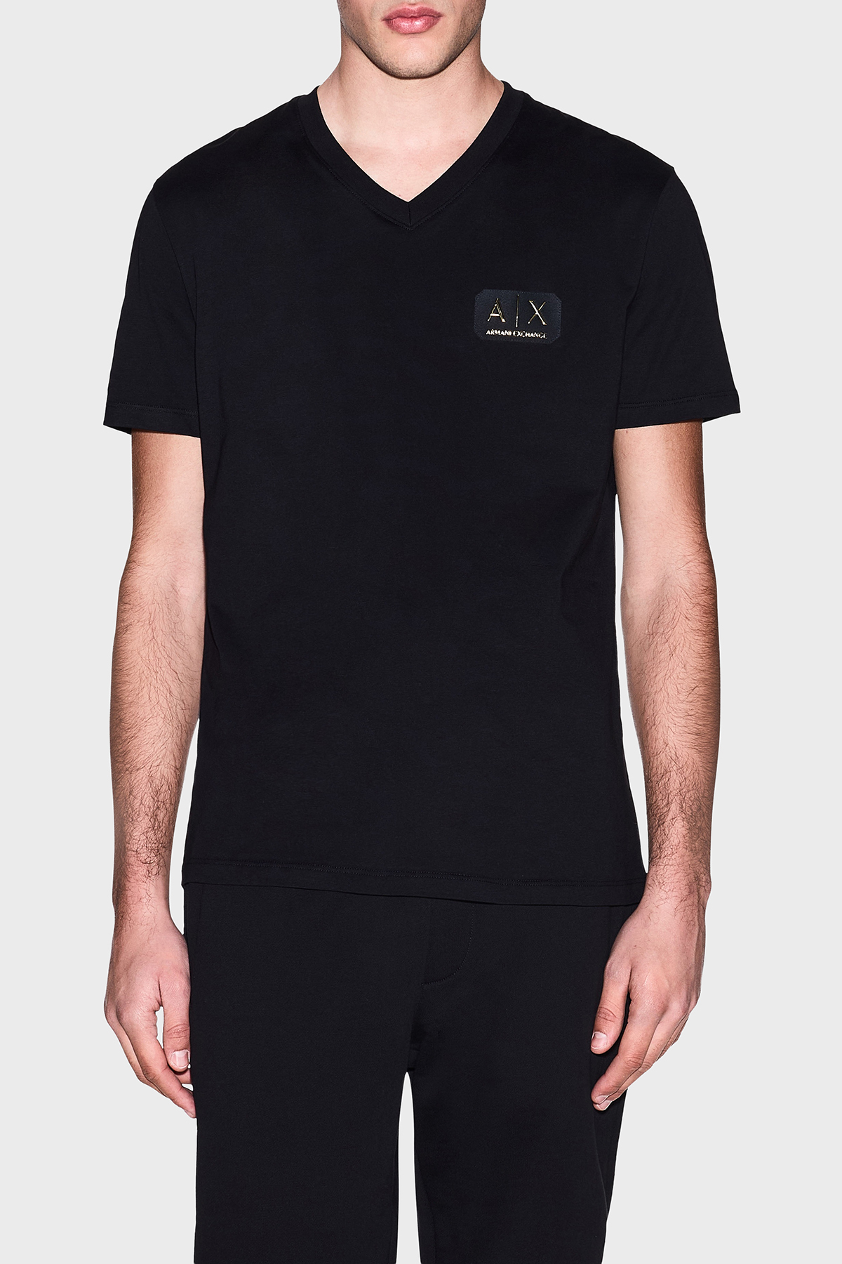 Armani Exchange Logolu Pamuklu Regular Fit V Yaka Erkek T Shirt XM002179 AF12308 UC001 SİYAH