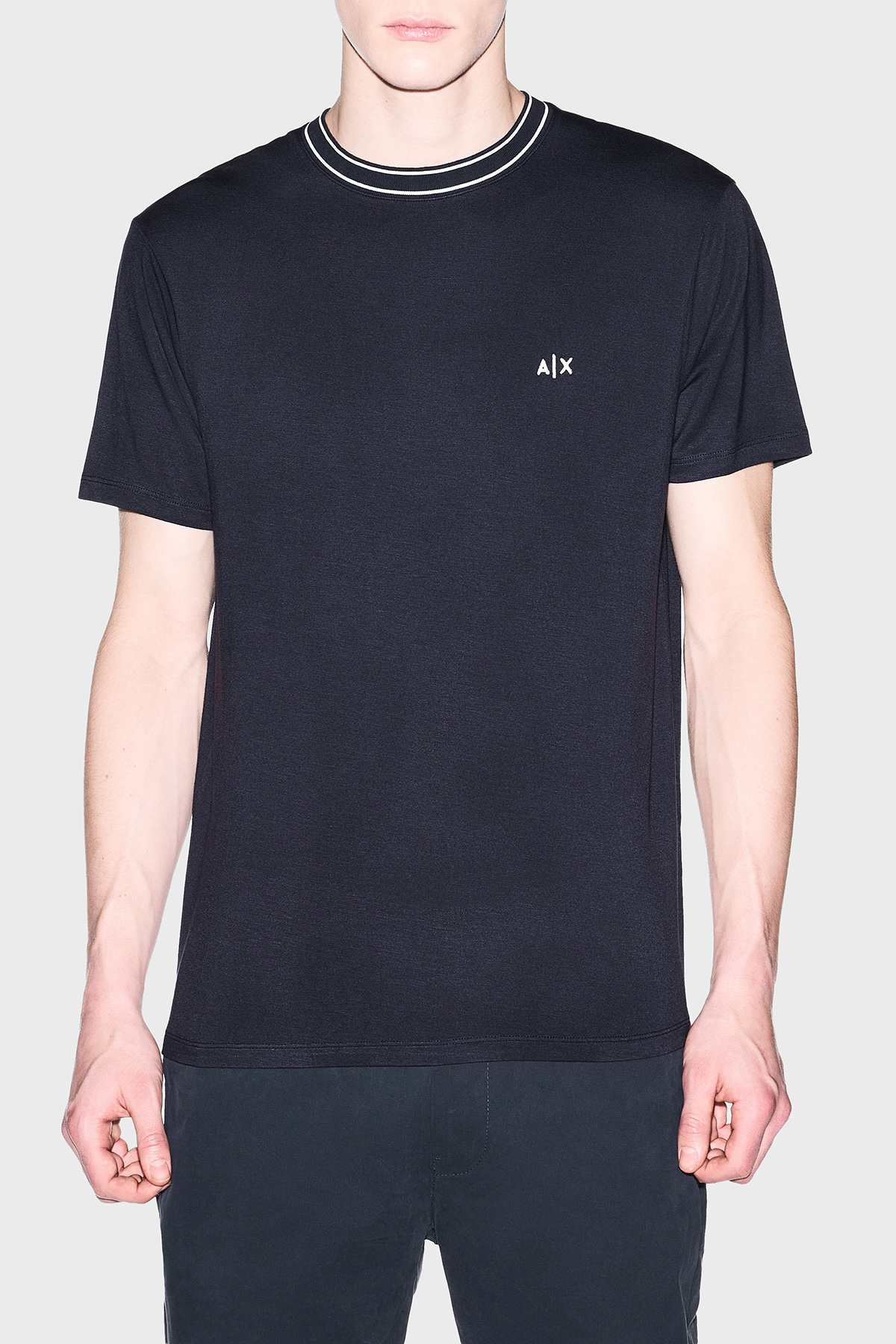 Armani Exchange Logolu Regular Fit Şerit Detaylı Bisiklet Yaka Erkek T Shirt XM002484 AF21936 UB101 LACİVERT