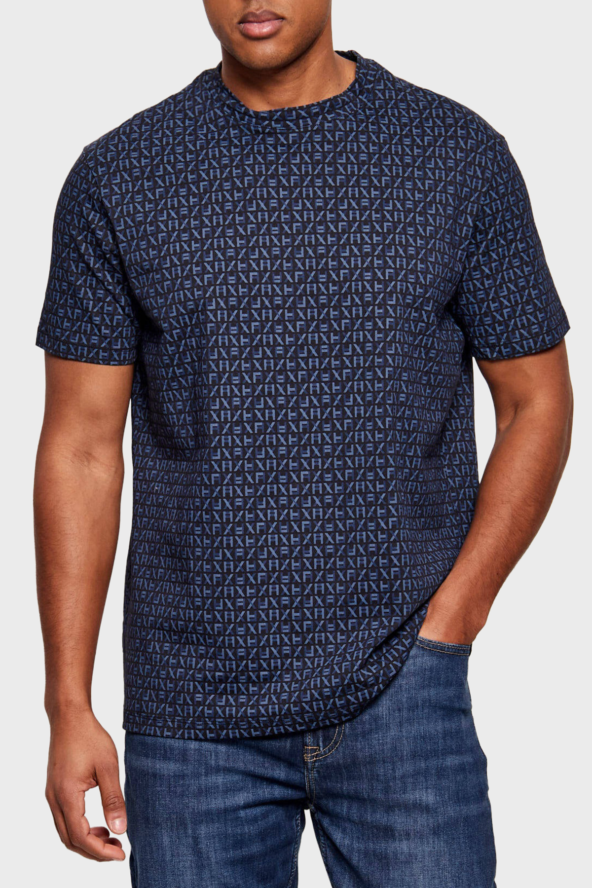 Armani Exchange Pamuklu Regular Fit Logolu Bisiklet Yaka Erkek T Shirt XM002778 AF10356 FB440 LACİVERT