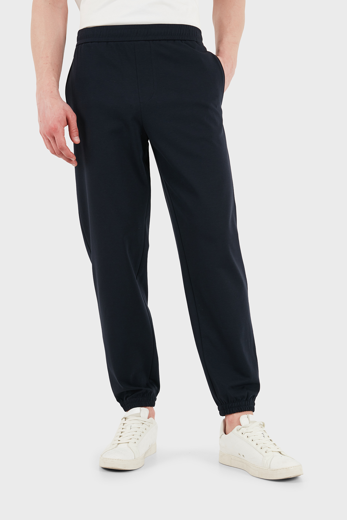 Armani Exchange Pamuklu Regular Fit Normal Bel Erkek Pantolon XM002406 AF24579 UB101 LACİVERT