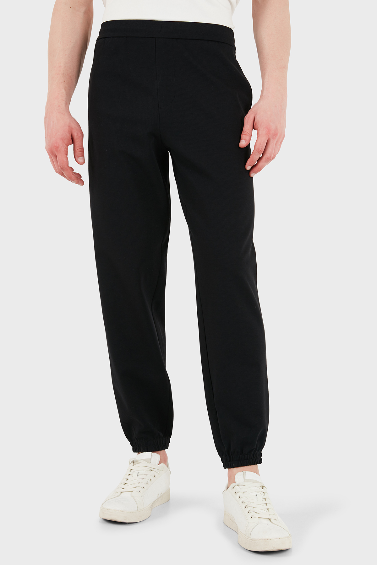 Armani Exchange Pamuklu Regular Fit Normal Bel Erkek Pantolon XM002406 AF24579 UC001 SİYAH