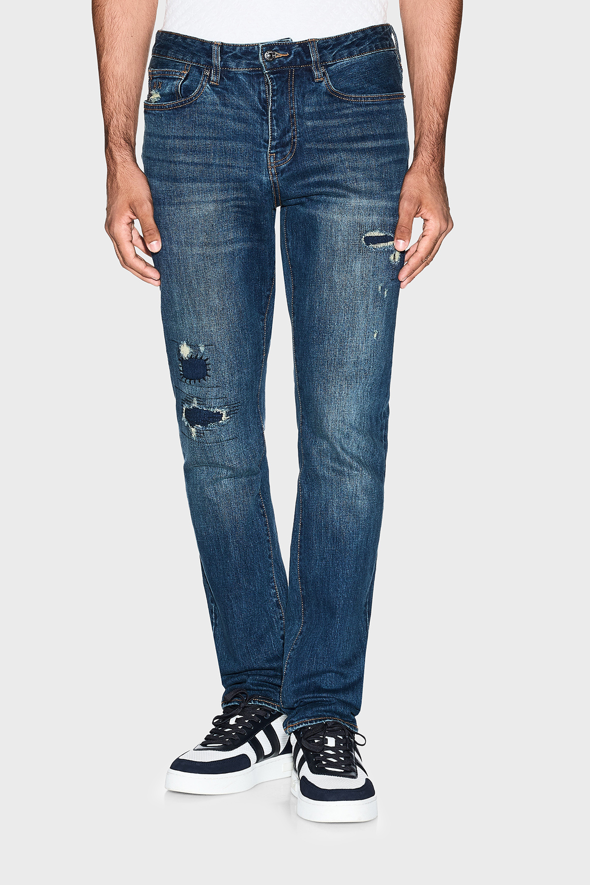 Armani Exchange Pamuklu Slim Fit Normal Bel Dar Paça Jeans Erkek Kot Pantolon XM000070 AF17092 MB001 LACİVERT