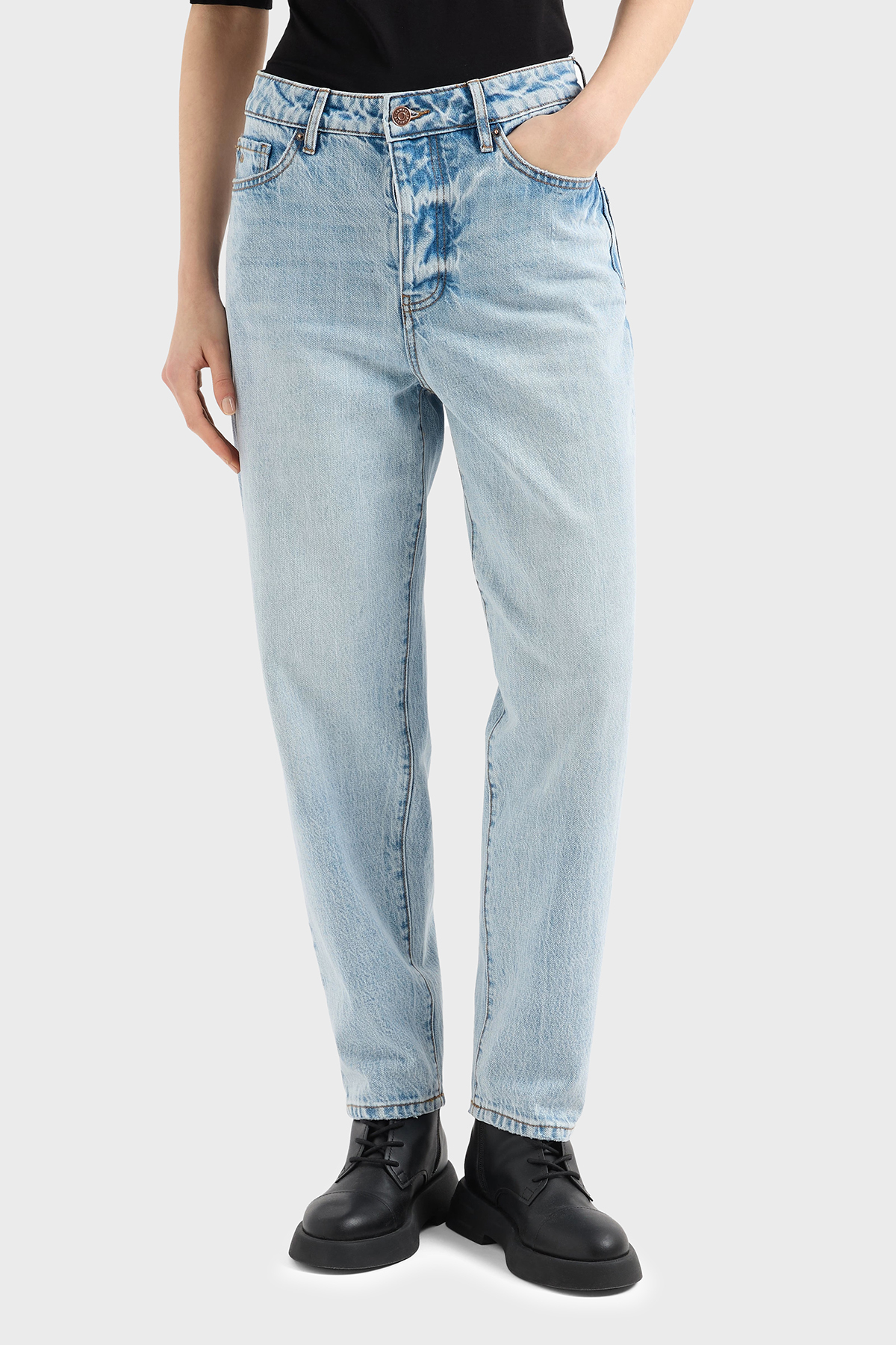 Armani Exchange Pamuklu Tapered Fit Daralan Paça Jeans Kadın Kot Pantolon XW000128 AF12860 MB001 AÇIK MAVİ