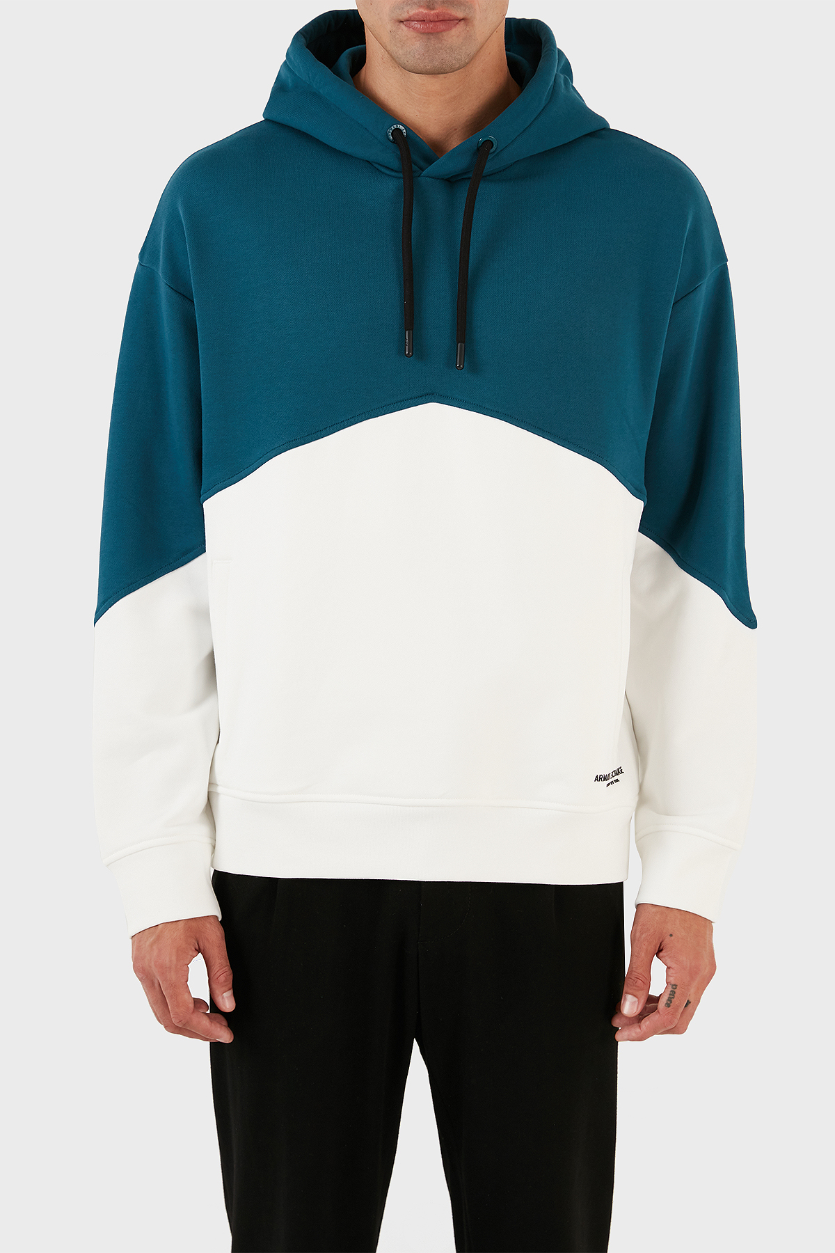 Armani Exchange Renk Bloklu Kapüşonlu % 100 Pamuklu Regular Fit Erkek Sweat 6RZMLB ZJ4XZ 21CN LACİVERT-BEYAZ