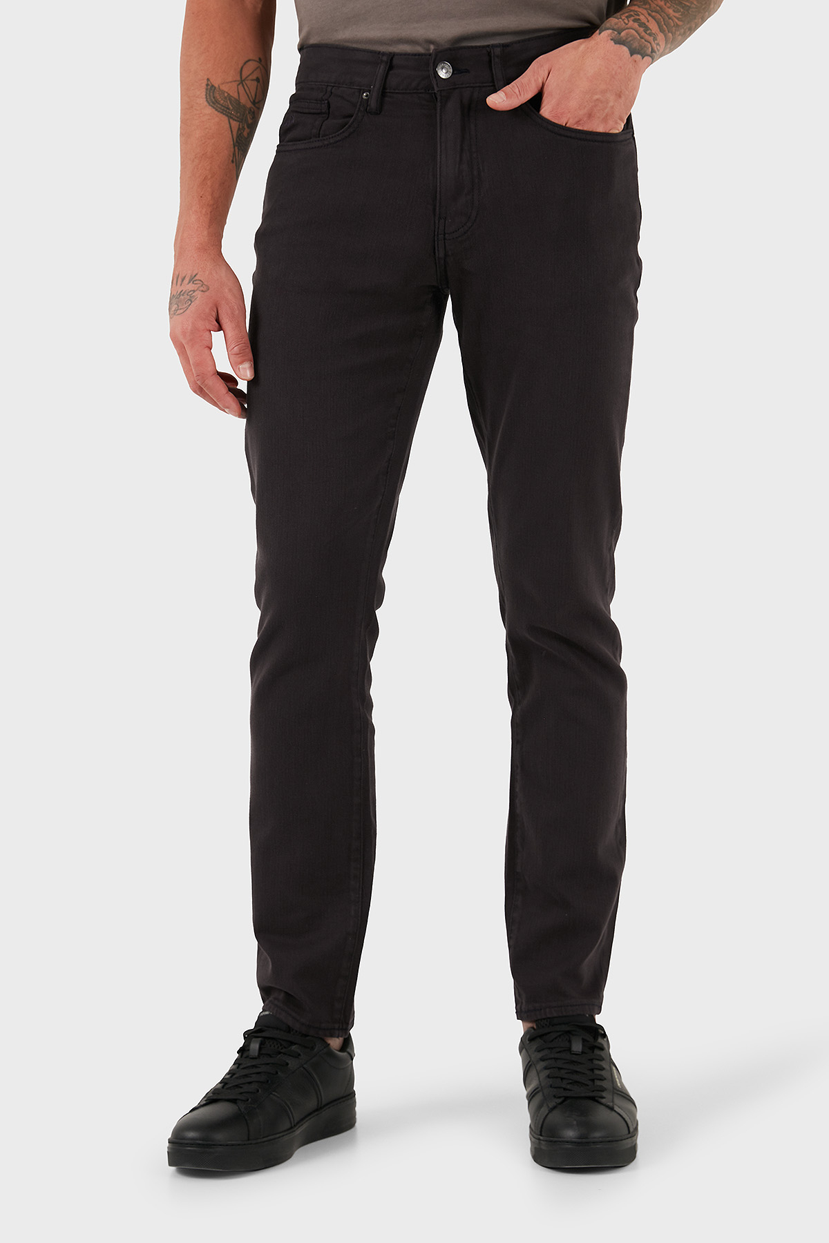 Armani Exchange Streç Pamuklu Slim Fit Normal Bel Dar Paça Jeans Erkek Kot Pantolon XM000070 AF18826 UB101 LACİVERT