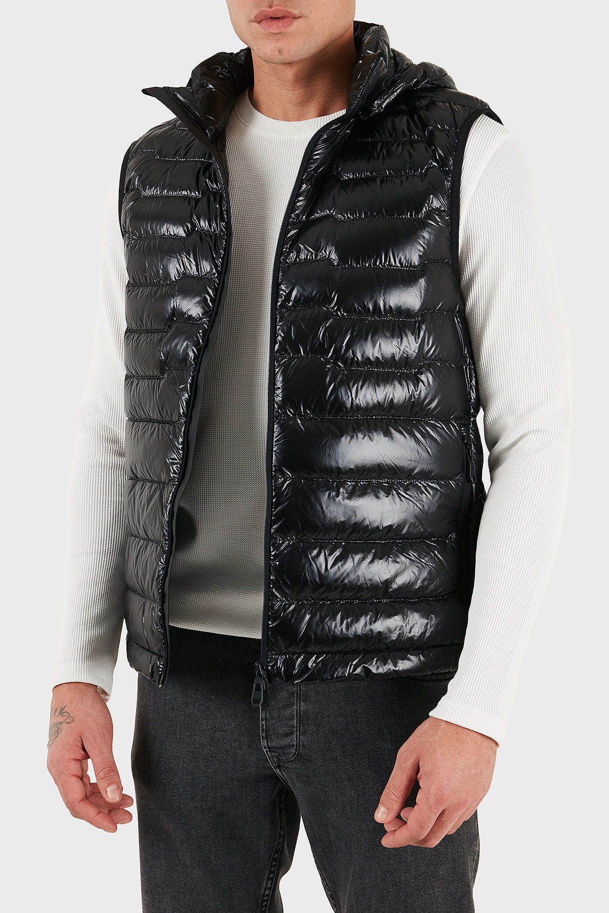 Boss Kapitoneli Regular Fit Kapüşonlu Su İtici Parlak Şişme Erkek Yelek 50548848 001 SİYAH