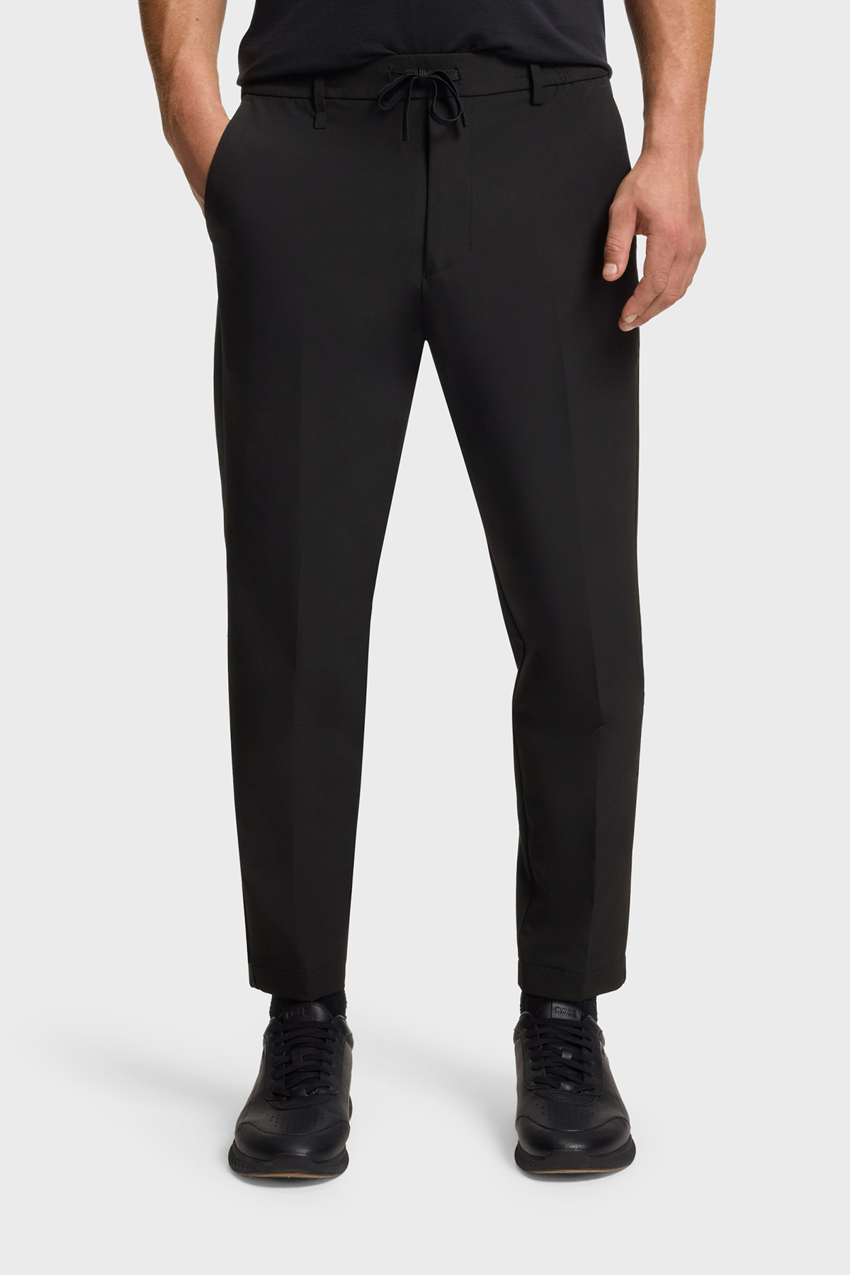 Boss Su İtici Tapered Fit Daralan Paça Bağlamalı Erkek Pantolon 50538179 001 SİYAH