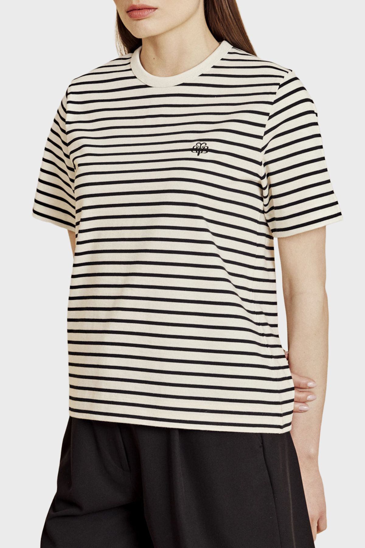 Brooks Brothers % 100 Pamuk Çizgili Bisiklet Yaka Fermuar Detaylı T-Shirt Kadın T Shirt BBSS26FTS003203 EKRU-SİYAH