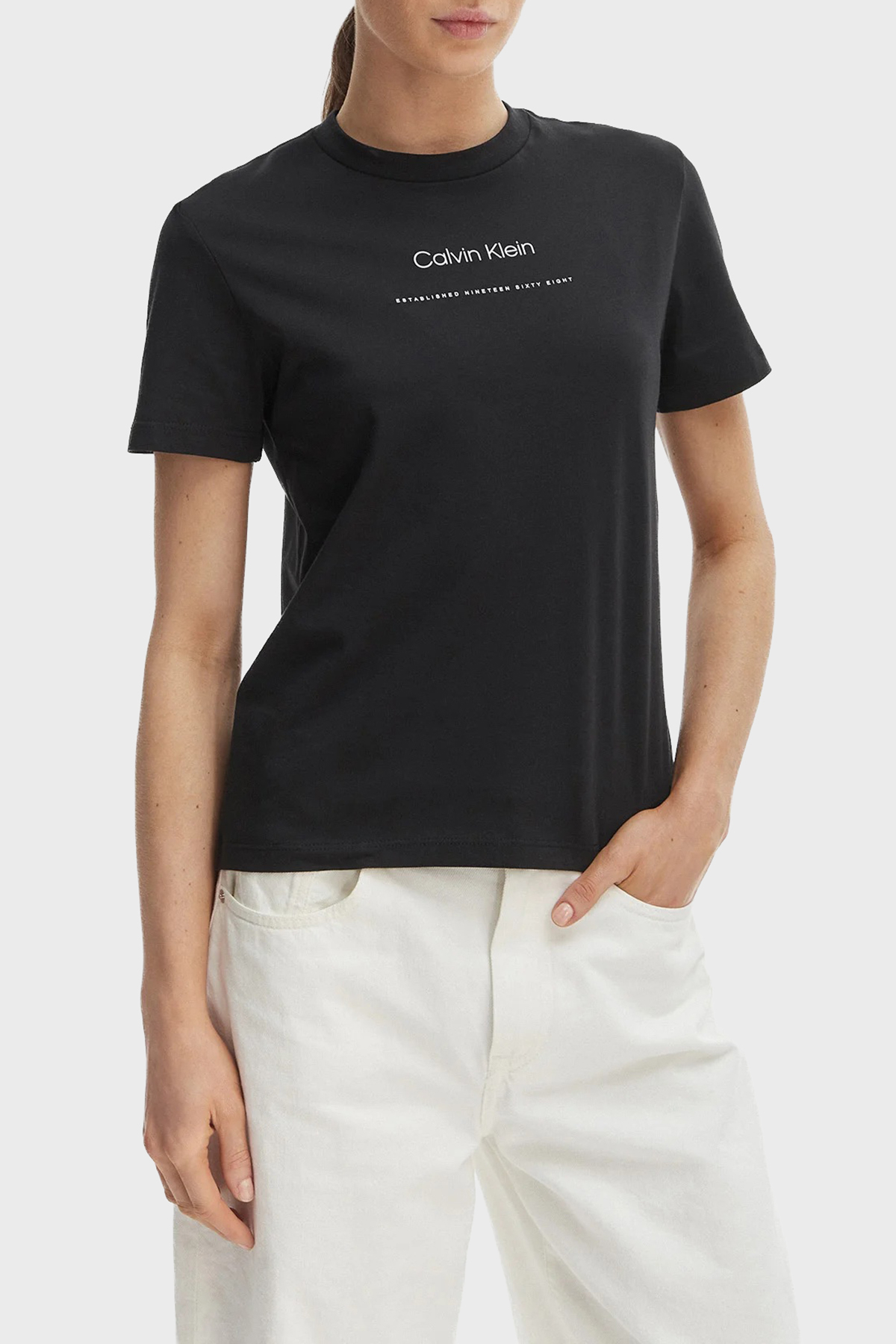 Calvin Klein % 100 Pamuk Bisiklet Yaka Logolu  LV047C811GUB1 Kadın T Shirt LV047C811G UB1 SİYAH