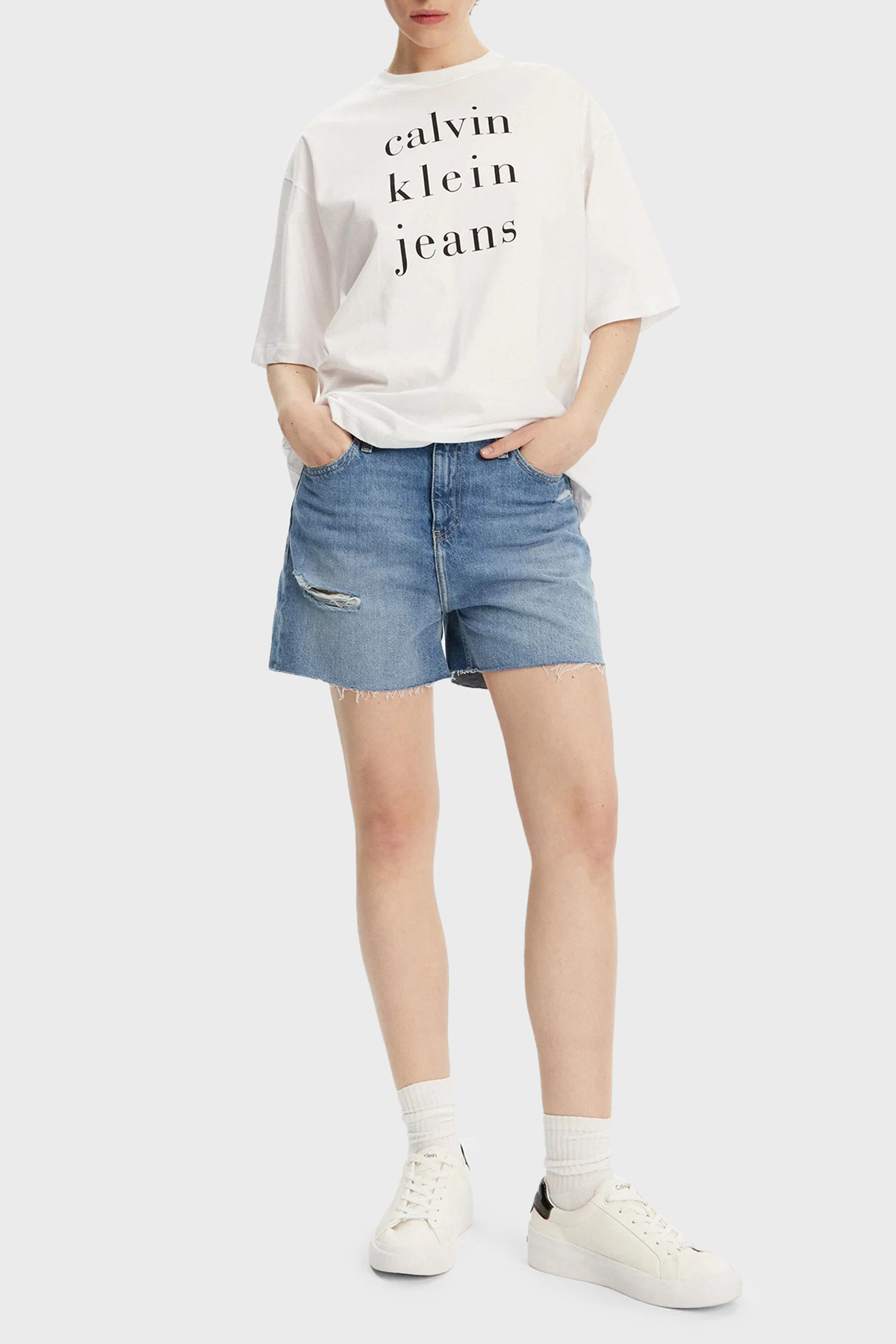 Calvin Klein % 100 Pamuk Mom Fit Kot  J20J2251591AA Kadın Short J20J225159 1AA MAVİ