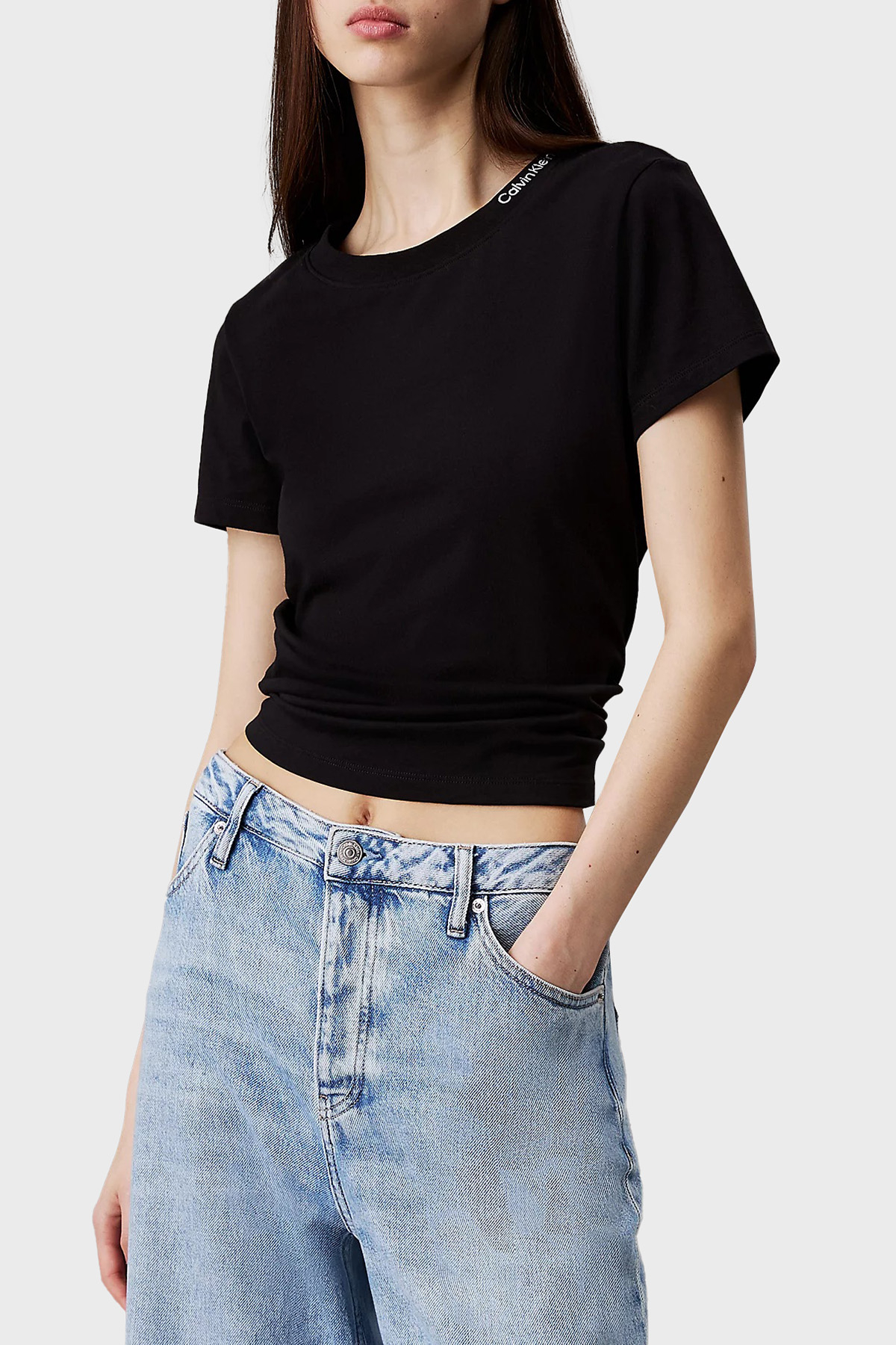 Calvin Klein % 100 Pamuk Regular Fit Bisiklet Yaka  J20J225540BEH Kadın T Shirt J20J225540 BEH SİYAH