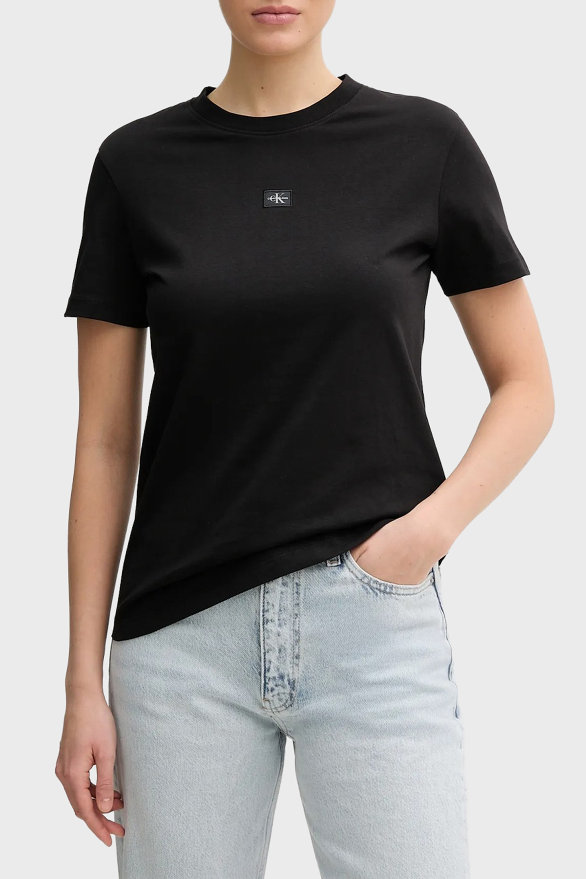 Calvin Klein % 100 Pamuk Regular Fit Bisiklet Yaka Logolu Kadın T Shirt LV047F227G UB1 SİYAH