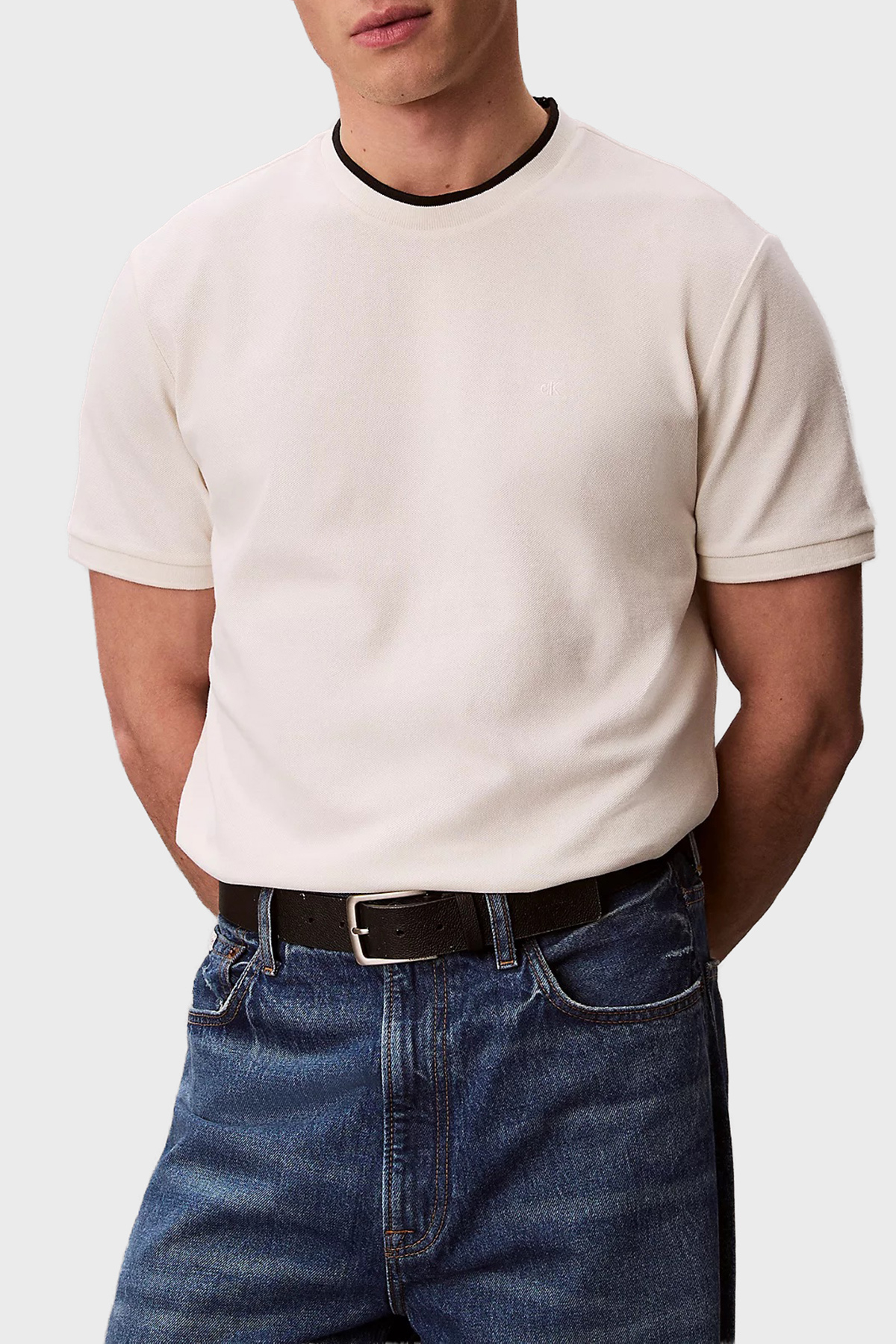Calvin Klein % 100 Pamuk Regular Fit Bisiklet Yaka  LV04LF215GYAS Erkek T Shirt LV04LF215G YAS KREM
