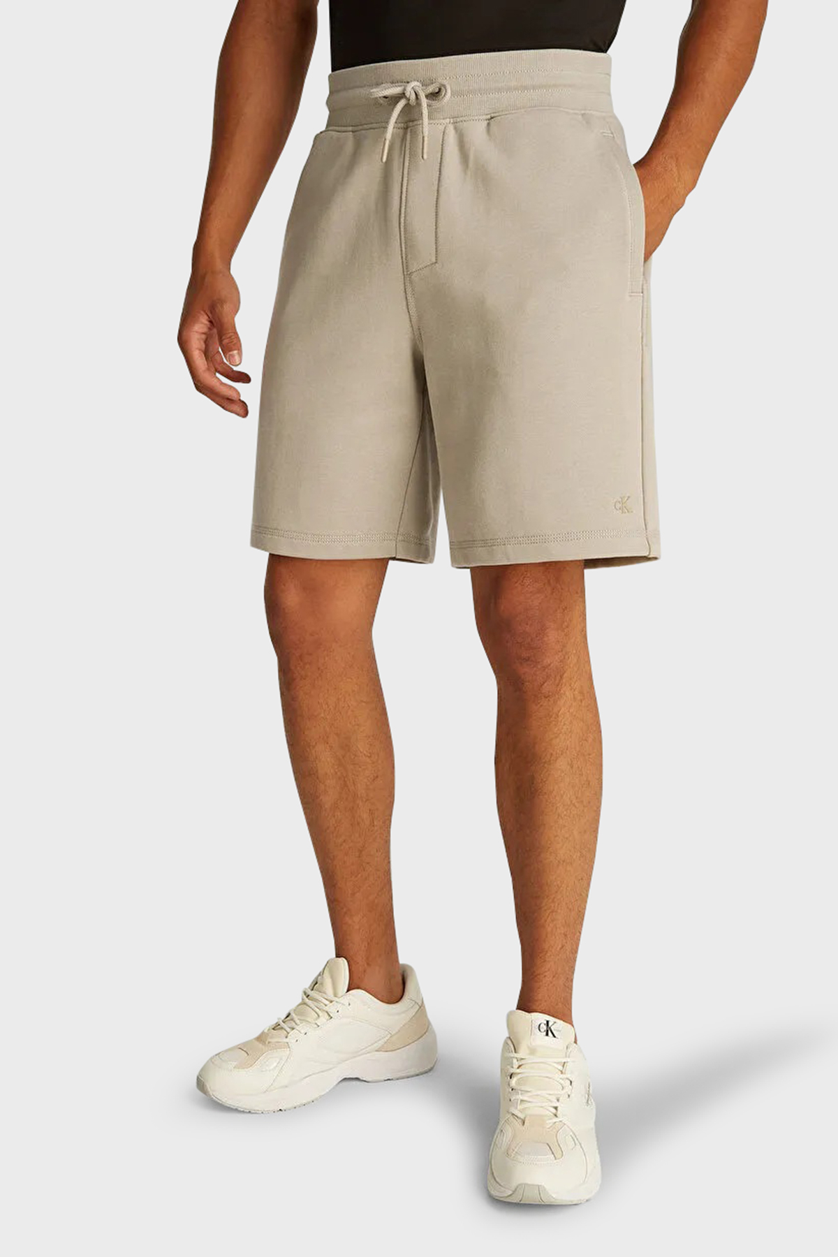 Calvin Klein % 100 Pamuk Regular Fit Yüksek Bel Cepli  J30J327531PAH Erkek Short J30J327531 PAH BEJ