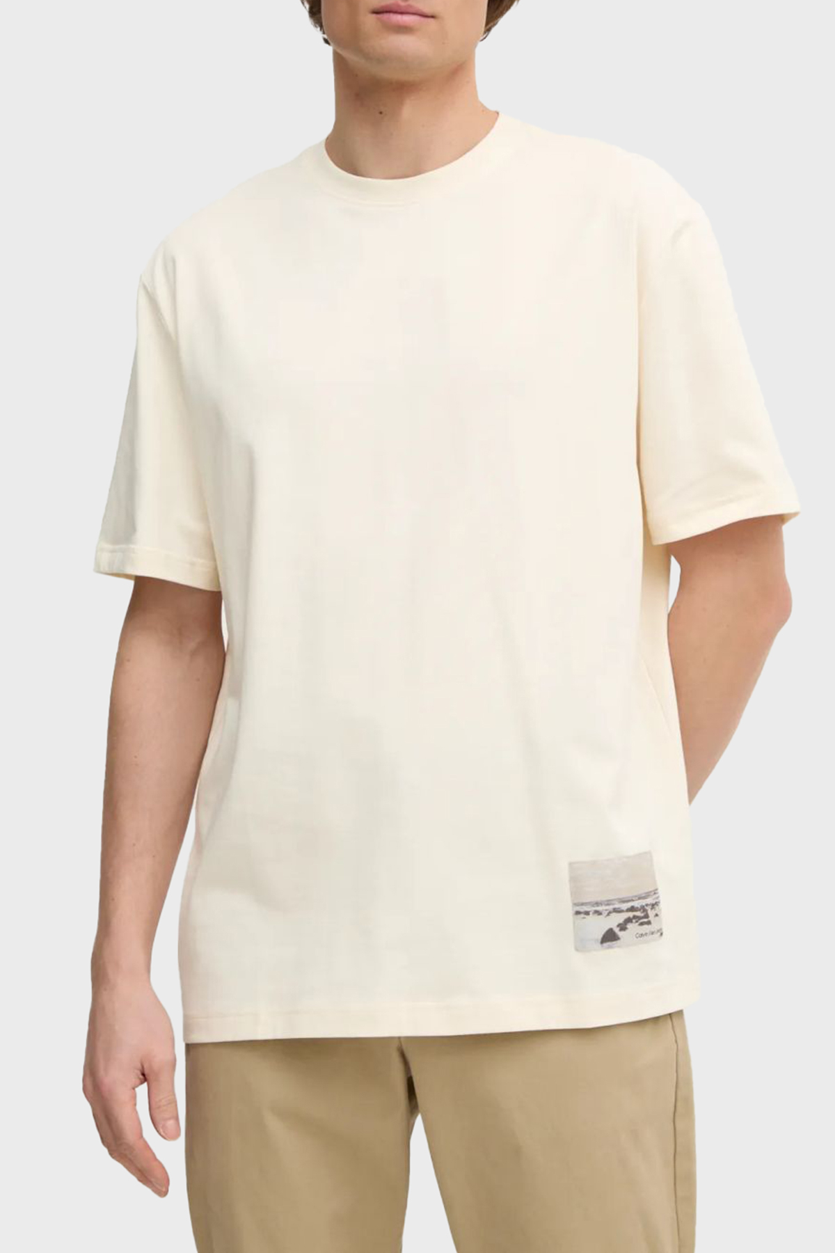 Calvin Klein % 100 Pamuk Relaxed Fit Sırt Baskılı  J30J327094YAC Erkek T Shirt J30J327094 YAC BEYAZ