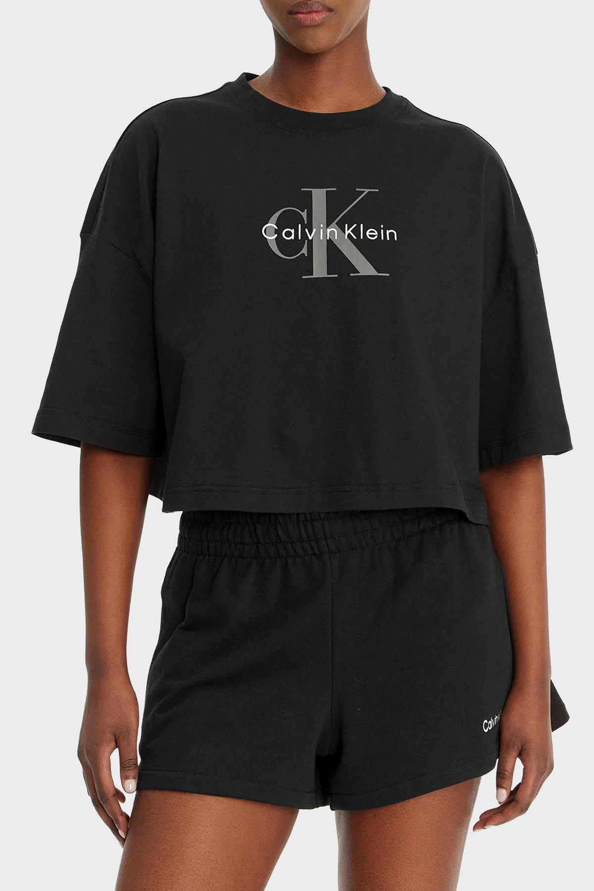 Calvin Klein % 100 Pamuk Relaxed Fit Logolu Bisiklet Yaka  LV047F828GUB1 Kadın T Shirt LV047F828G UB1 SİYAH