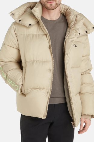 Calvin Klein Kapüşonlu Logolu Relaxed Fit Şişme J30J324073PED Erkek Mont J30J324073 PED BEJ - Calvin Klein