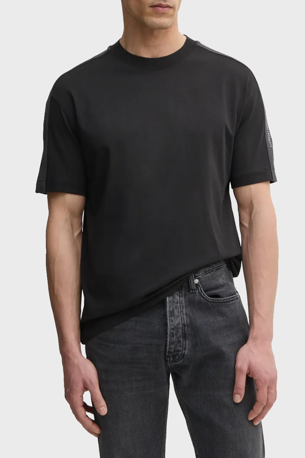 Calvin Klein Logo Nakışlı % 100 Pamuk Relaxed Fit Bisiklet Yaka  J30J327237BEH Erkek T Shirt J30J327237 BEH SİYAH