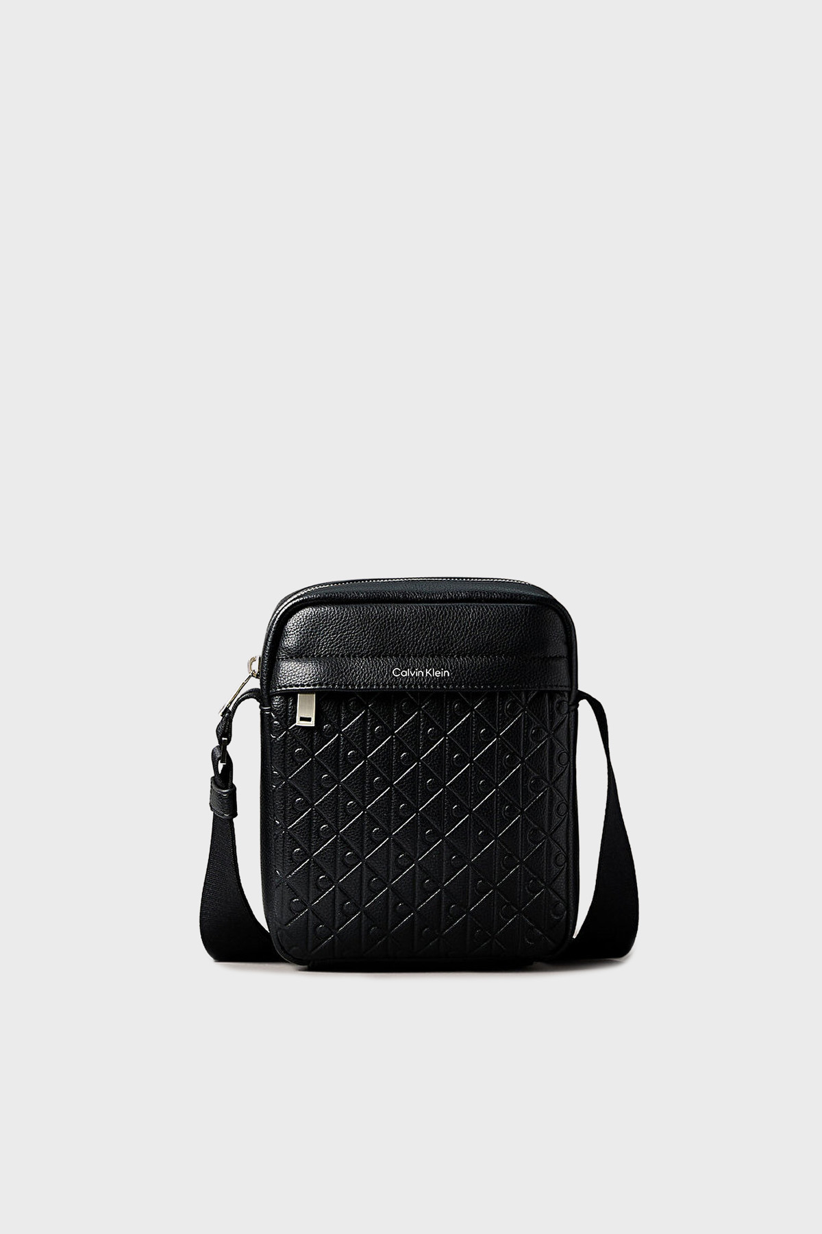Calvin Klein Logolu Ayarlanabilir Askılı Erkek Çanta LV04D3204G UB1 SİYAH