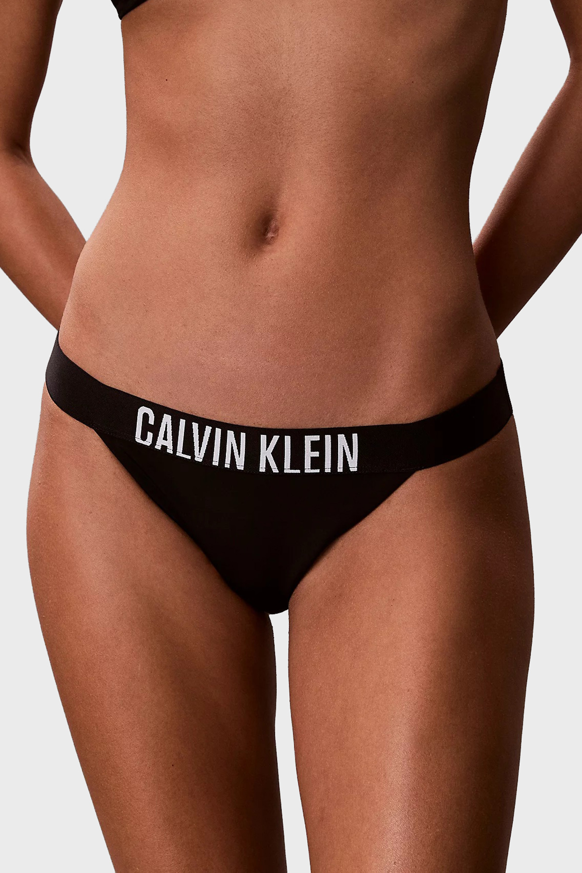 Calvin Klein Logolu Brezilya  LV00Q61218UB1 Kadın Bikini Altı LV00Q61218 UB1 SİYAH