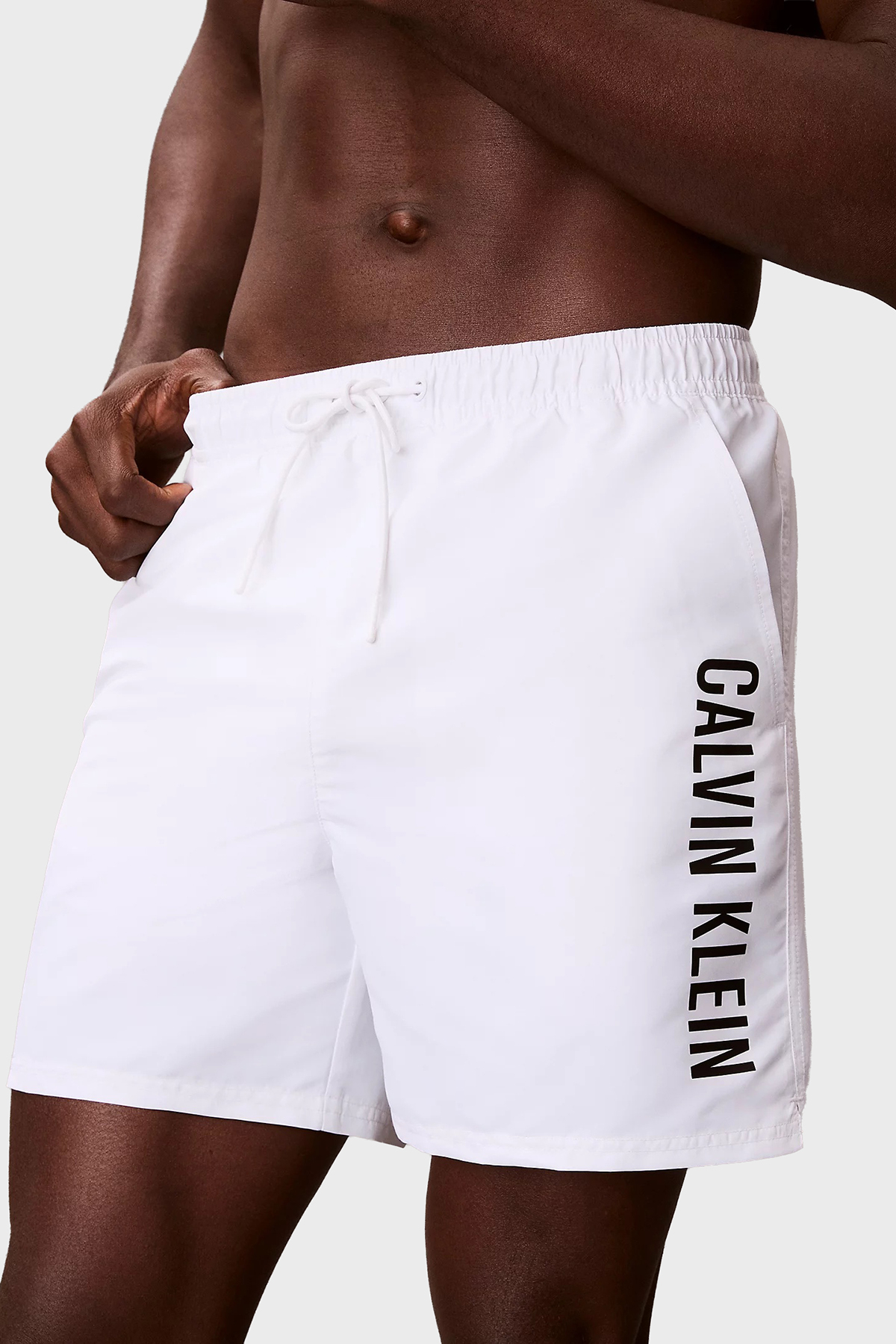 Calvin Klein Logolu  LV00N61047100 Erkek Mayo Short LV00N61047 100 BEYAZ