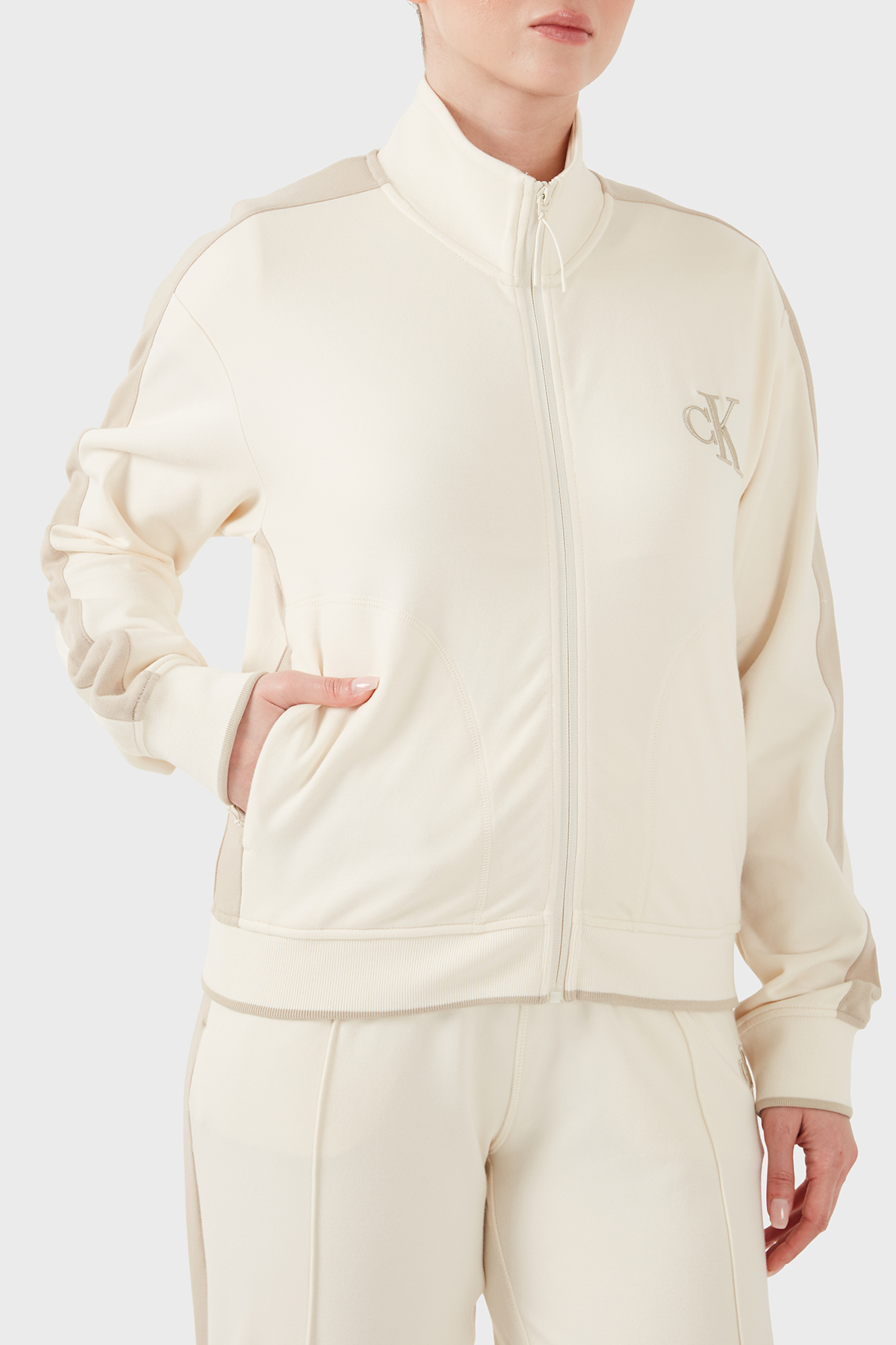 Calvin Klein Logolu Pamuklu Dik Yaka Fermuarlı Kadın Ceket LV047E226G YAC BEJ