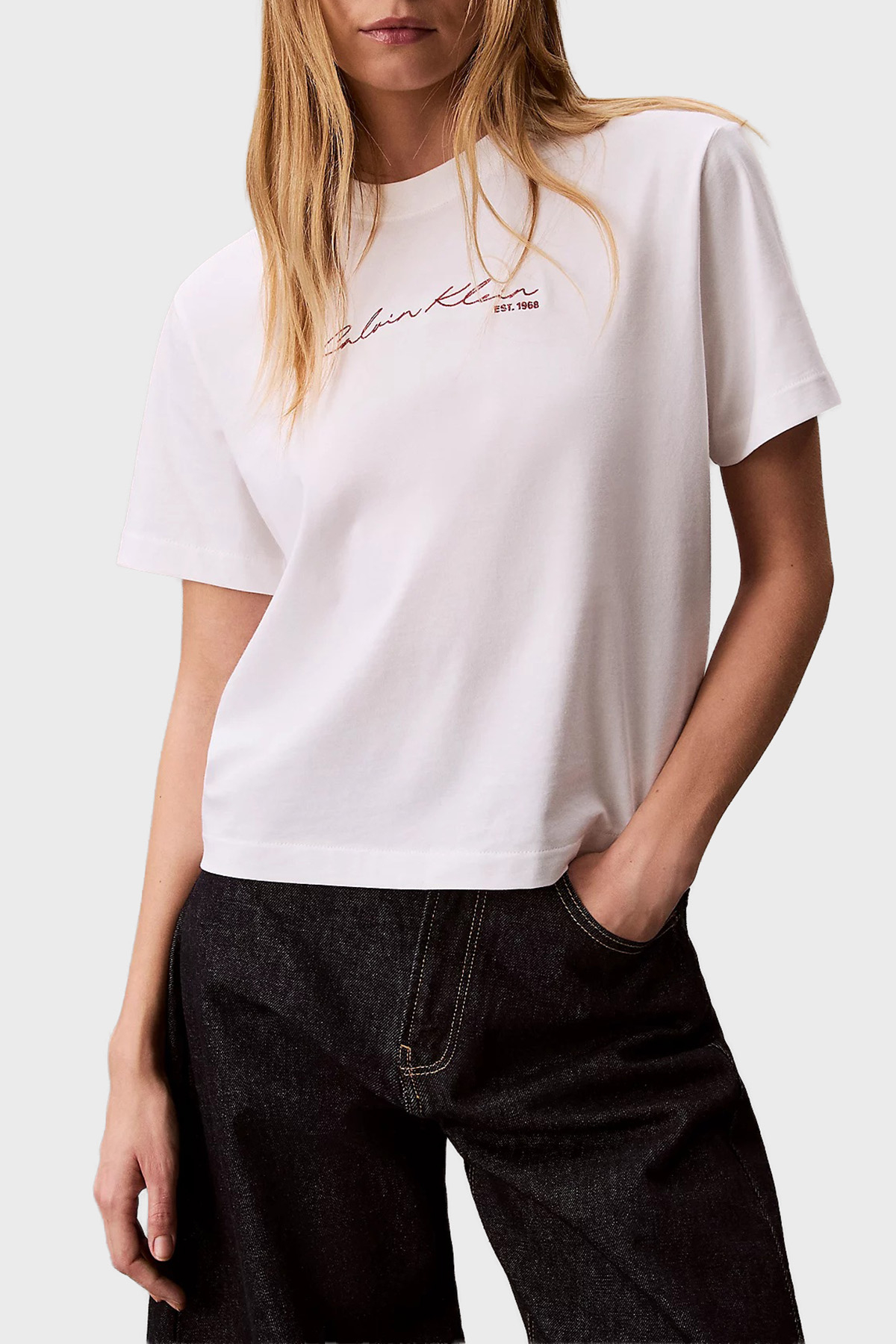 Calvin Klein Logolu Pamuklu Relaxed Fit Bisiklet Yaka  LV047F820GYAF Kadın T Shirt LV047F820G YAF BEYAZ