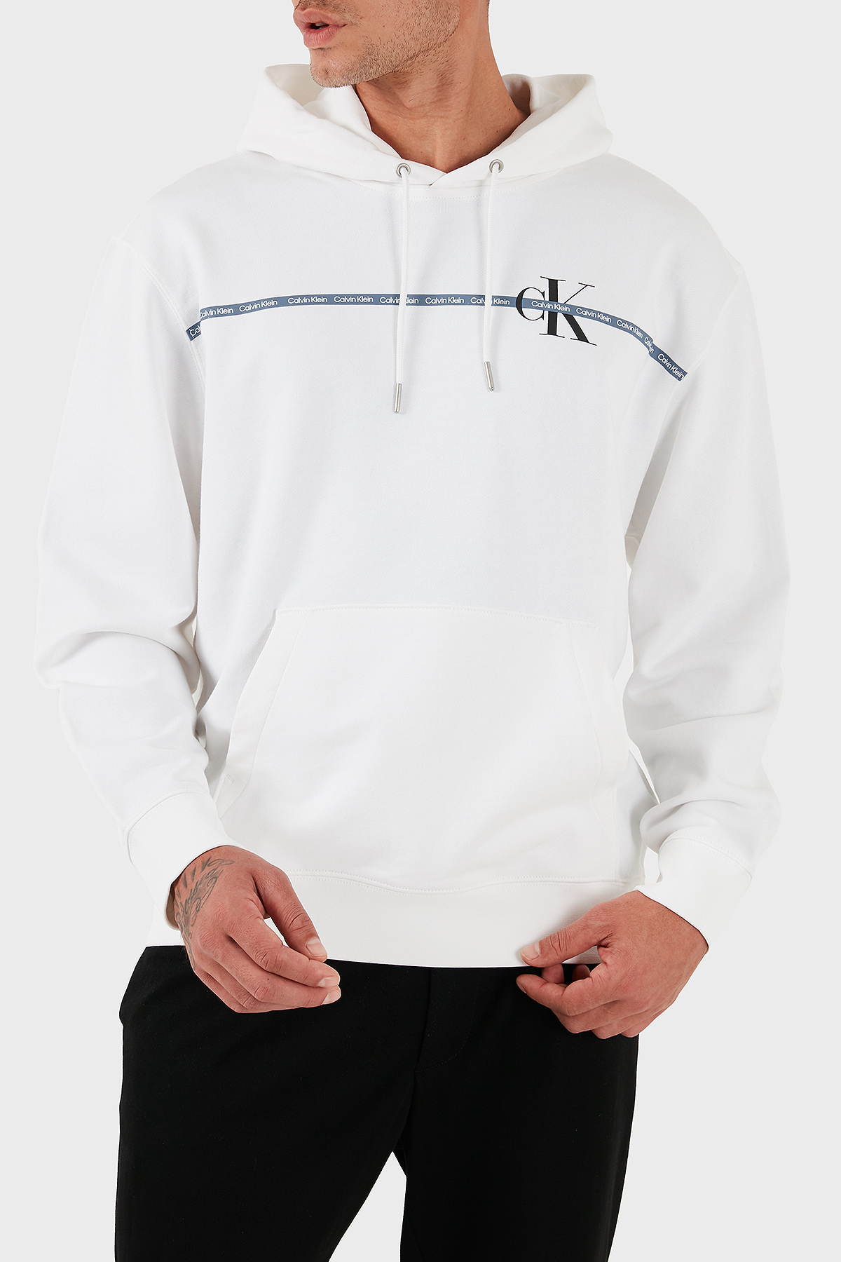 Calvin Klein Logolu Şerit Detaylı Regular Fit Kapüşonlu  LV04RC289GYAF Erkek Sweat LV04RC289G YAF BEYAZ