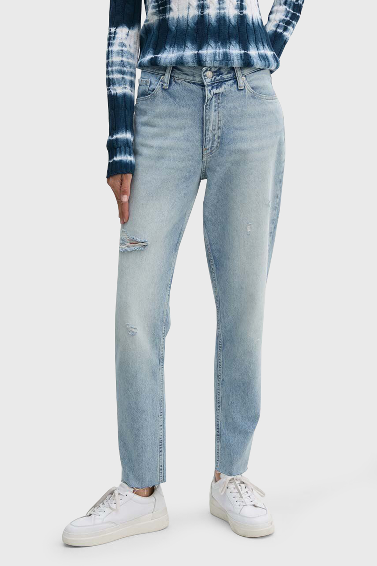 Calvin Klein Mom Fit Yüksek Bel Jeans J20J2236531AA Kadın Kot Pantolon J20J223653 1AA AÇIK MAVİ