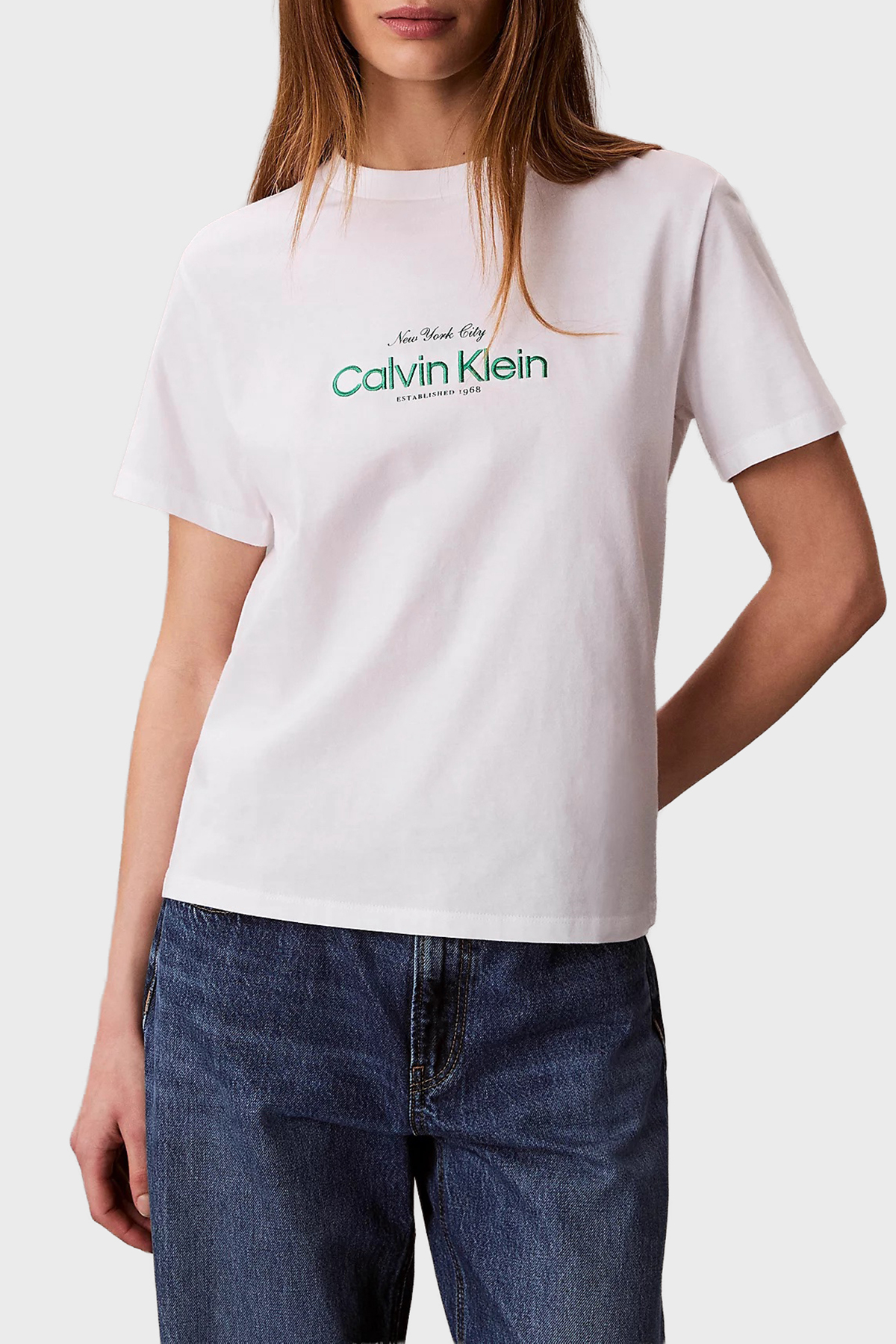Calvin Klein Pamuklu Regular Fit Logo Baskılı Bisiklet Yaka  LV047F810GYAF Kadın T Shirt LV047F810G YAF BEYAZ