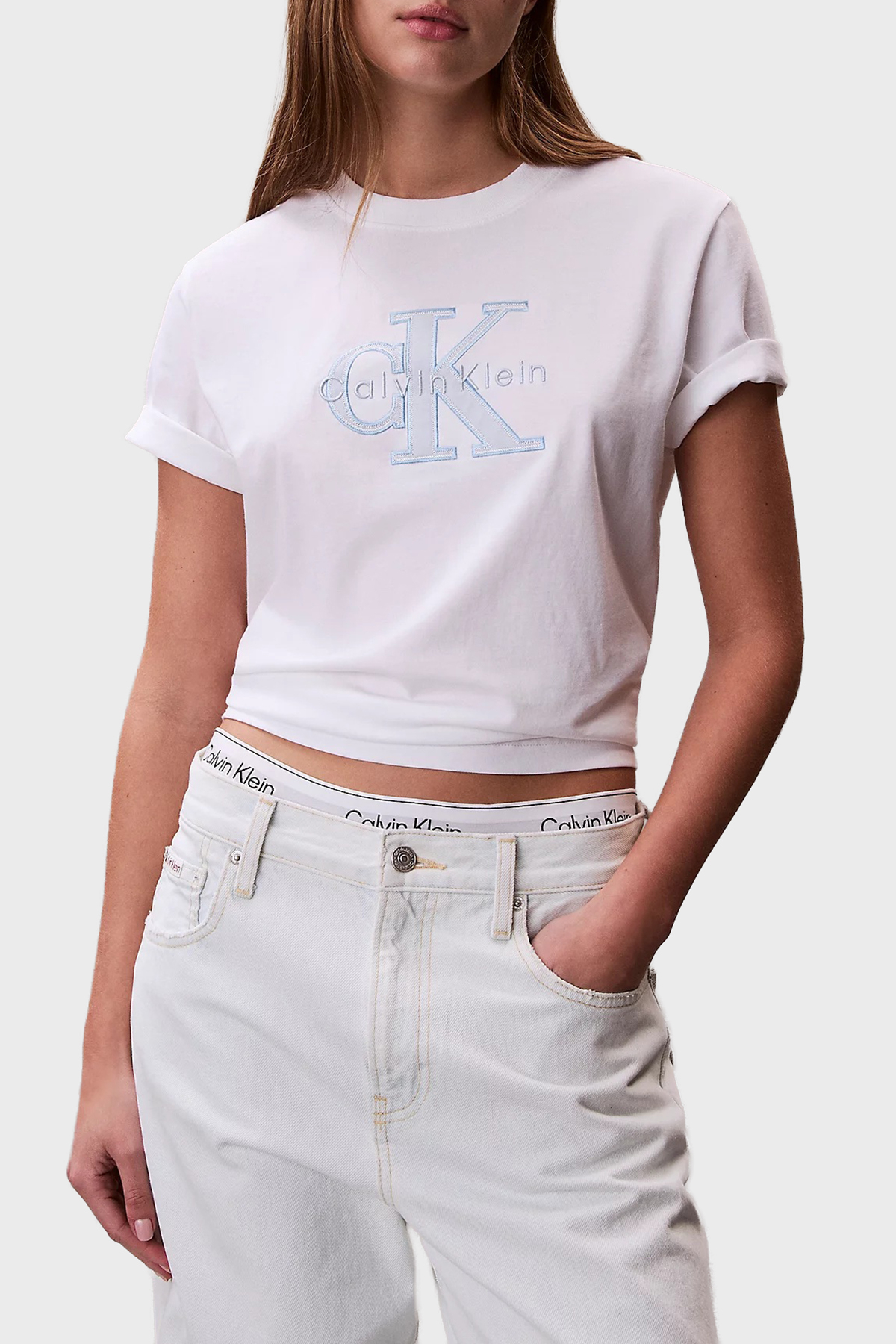 Calvin Klein Pamuklu Regular Fit Logolu Bisiklet Yaka  LV047F829GYAF Kadın T Shirt LV047F829G YAF BEYAZ