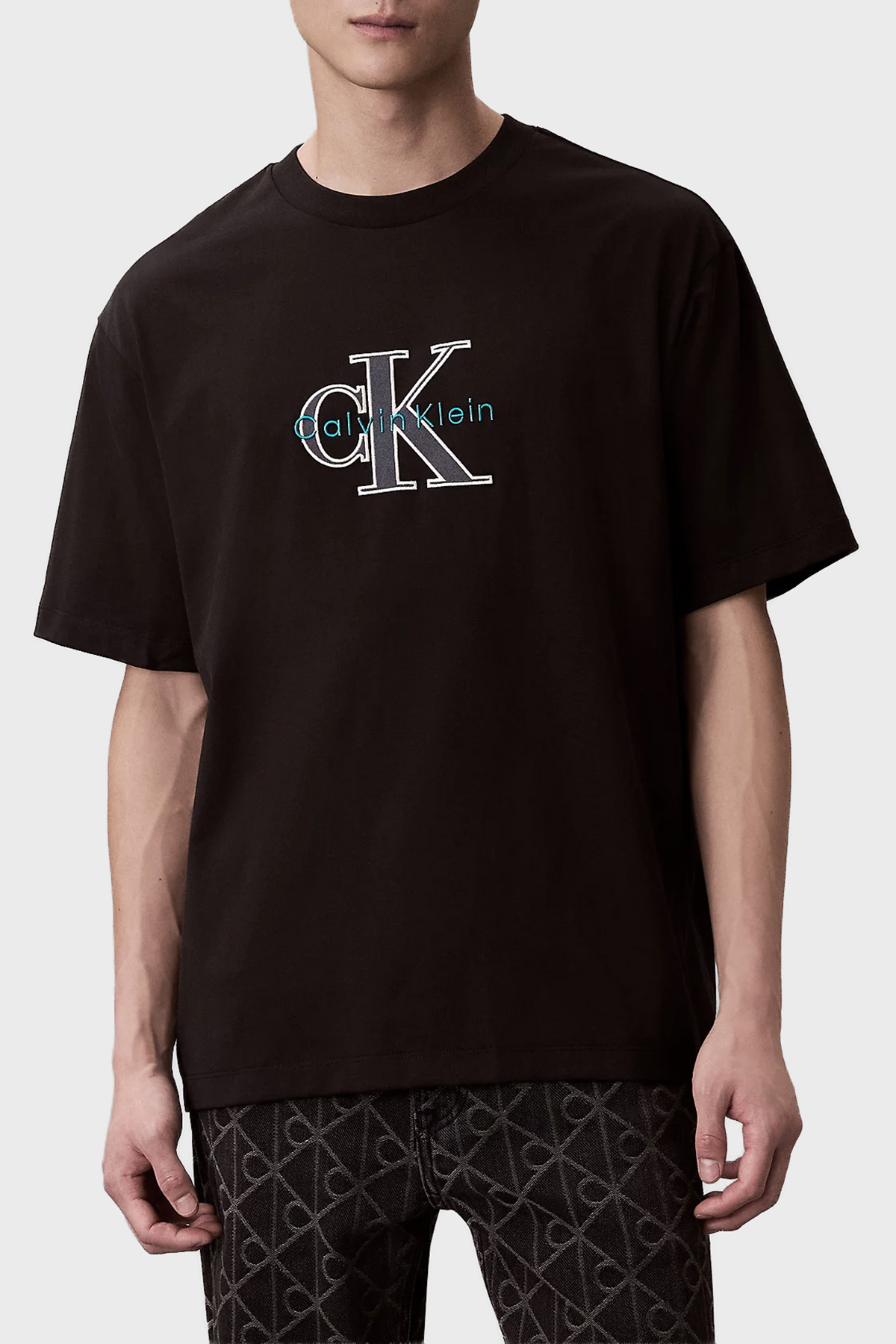 Calvin Klein Pamuklu Regular Fit Logolu Bisiklet Yaka  LV04RE815GUB1 Erkek T Shirt LV04RE815G UB1 SİYAH