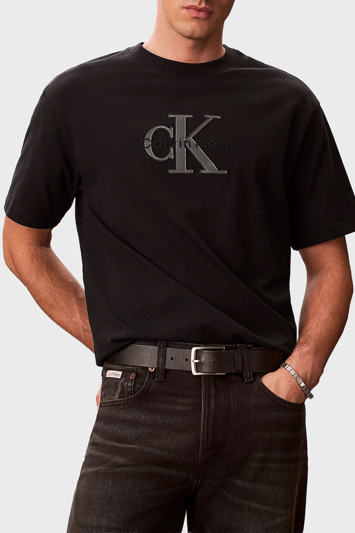 Calvin Klein Pamuklu Regular Fit Logolu Bisiklet Yaka  LV04RF819GUB1 Erkek T Shirt LV04RF819G UB1 SİYAH