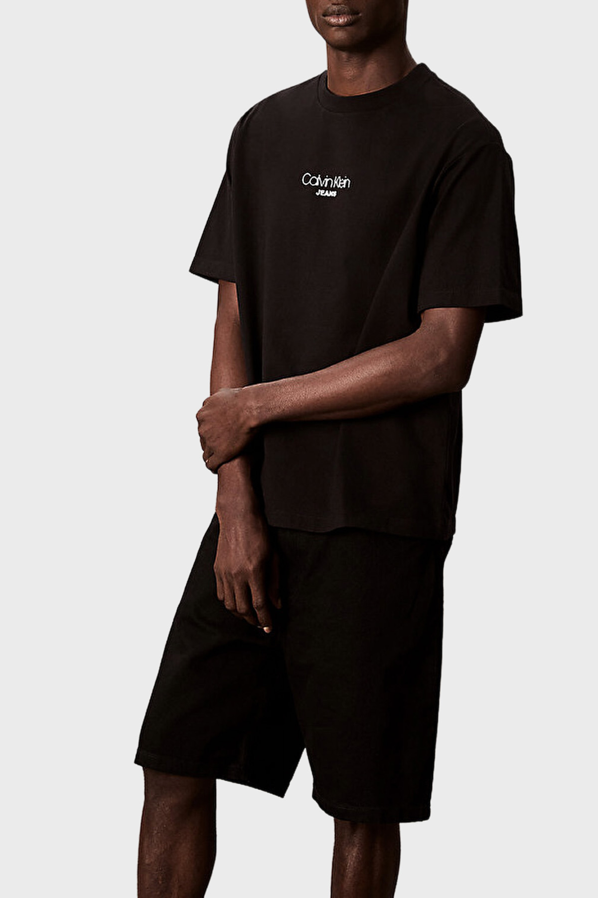 Calvin Klein Pamuklu Relaxed Fit Bisiklet Yaka Logolu  LV04RC851GUB1 Erkek T Shirt LV04RC851G UB1 SİYAH