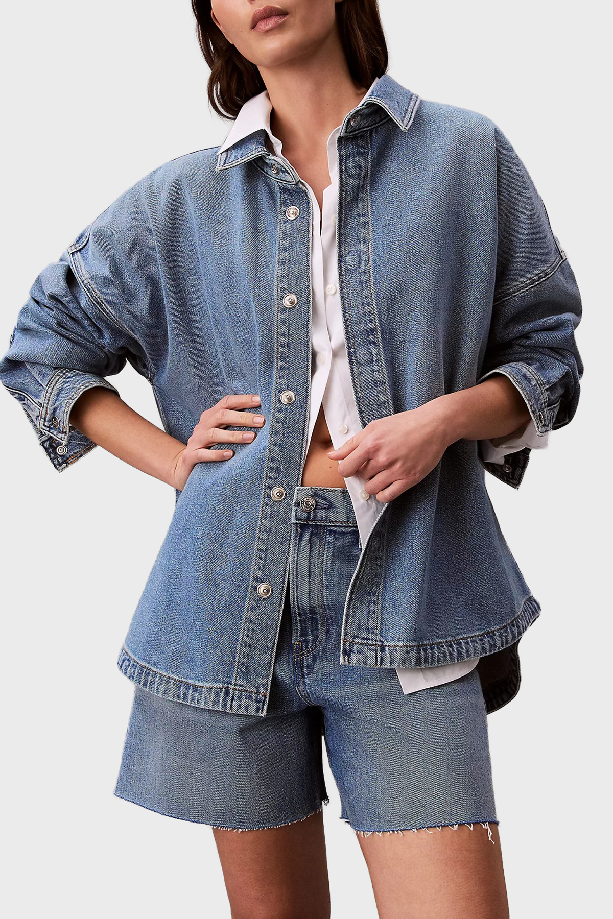 Calvin Klein Pamuklu Relaxed Fit Düğmeli  LV047E753G3NS Kadın Kot Gömlek LV047E753G 3NS MAVİ