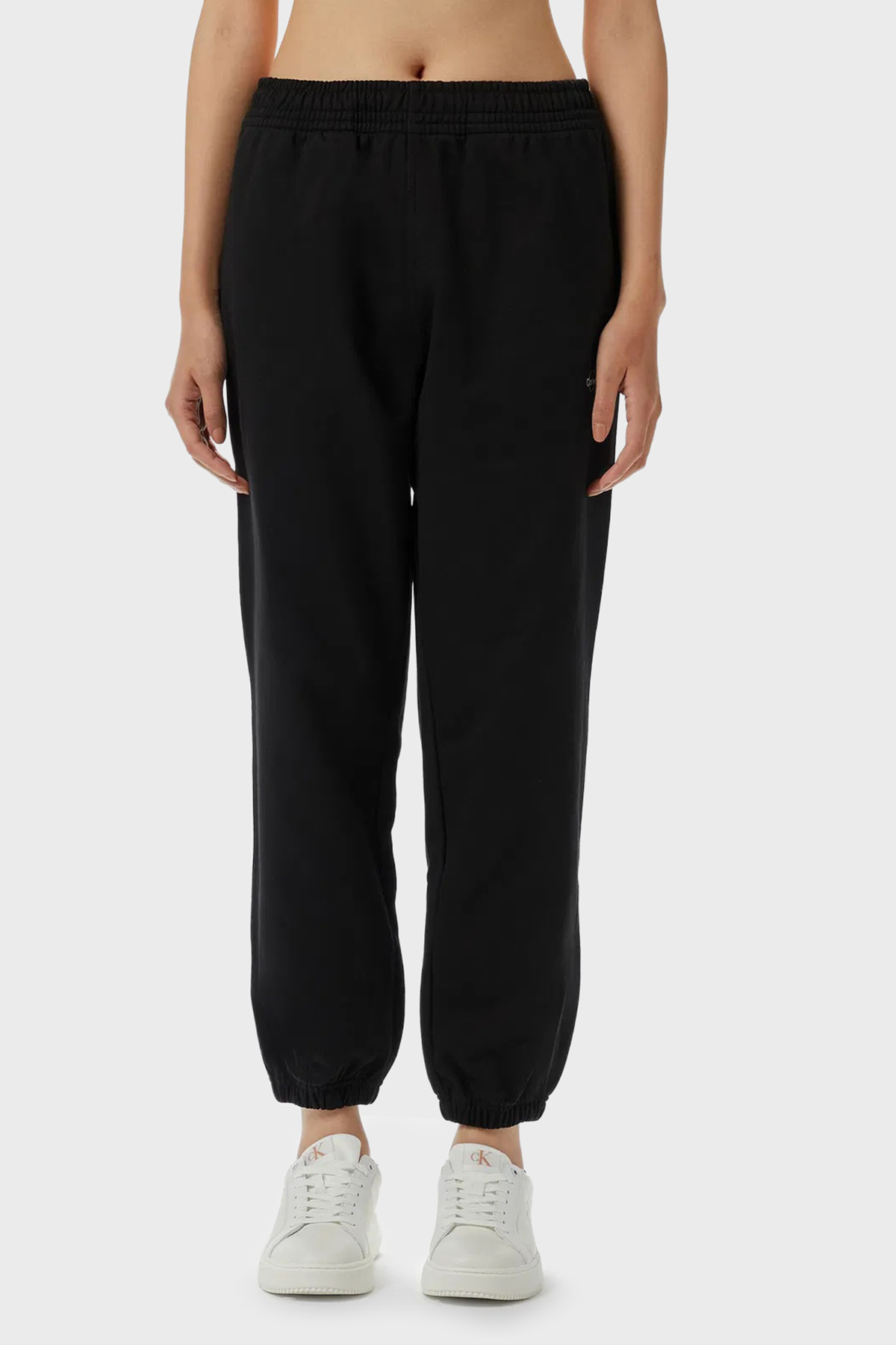 Calvin Klein Pamuklu Relaxed Fit Lastikli Paça Jogger  LV047B235GUB1 Kadın Pantolon LV047B235G UB1 SİYAH