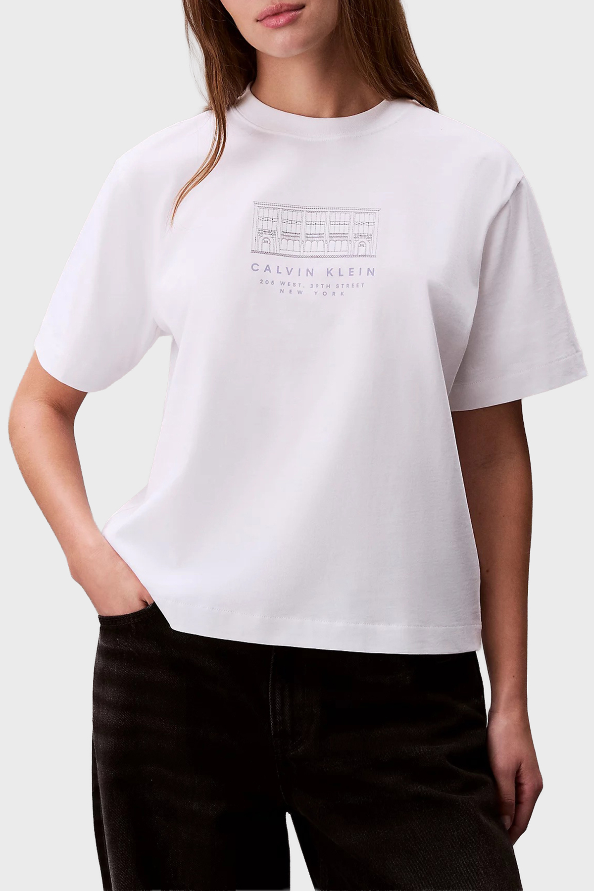 Calvin Klein Pamuklu Relaxed Fit Logolu Bisiklet Yaka  LV047F806GYAF Kadın T Shirt LV047F806G YAF BEYAZ