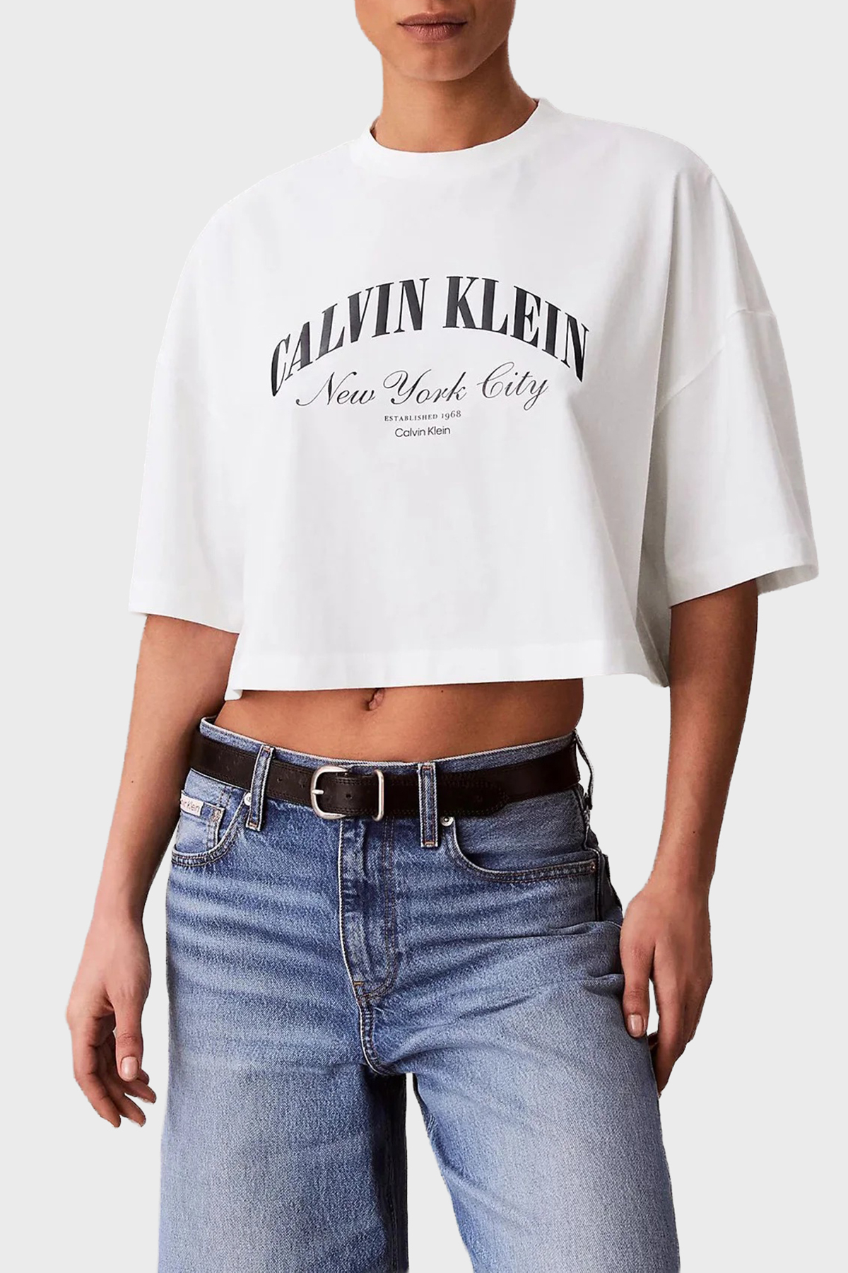 Calvin Klein Pamuklu Relaxed Fit Logolu Bisiklet Yaka  LV047F813GYAF Kadın T Shirt LV047F813G YAF BEYAZ