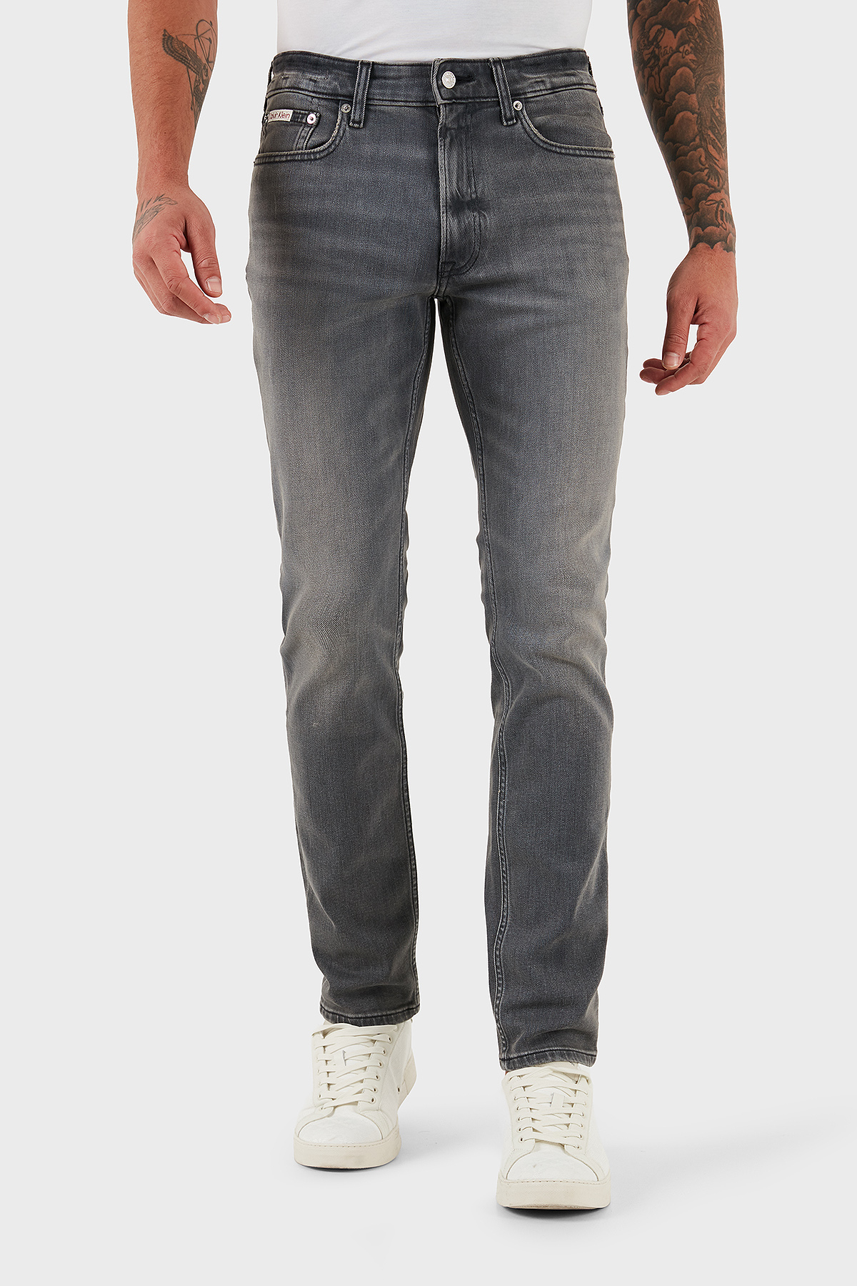 Calvin Klein Pamuklu Slim Fit Normal Bel Dar Paça Jeans LV04RC728GX8A Erkek Kot Pantolon LV04RC728G X8A SİYAH