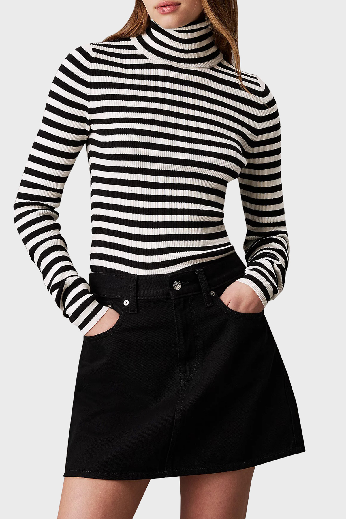 Calvin Klein Pamuklu Yumuşak Dokulu Slim Fit  J20J224225YBI Kadın Kazak J20J224225 YBI BEYAZ-SİYAH
