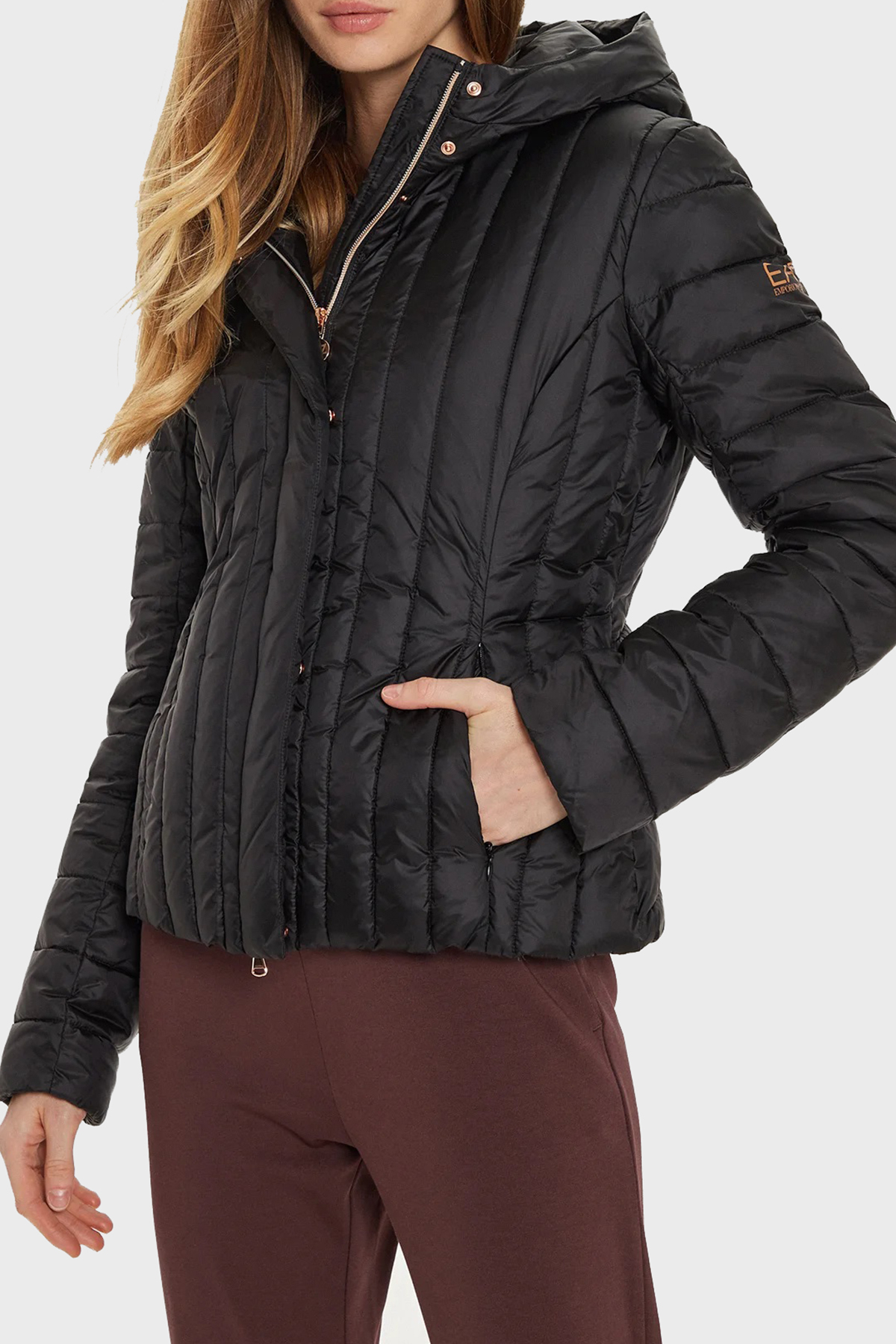 EA7 Kapitoneli Slim Fit Kapüşonlu Şişme Kadın Mont 6DTB10 TNGAZ 0210 SİYAH