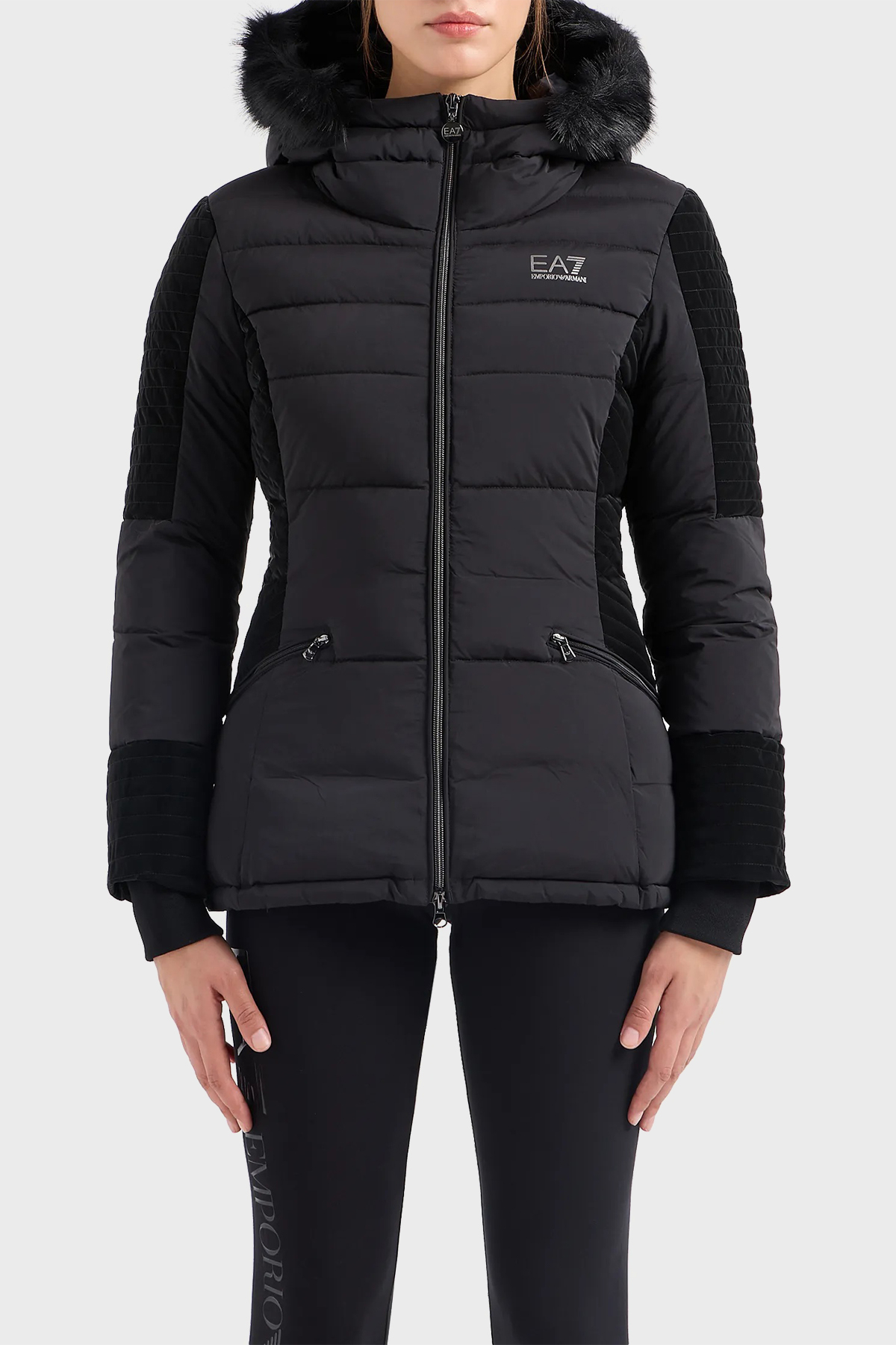 EA7 Logolu Kapüşonlu Suya ve Rüzgara Dayanıklı Regular Fit Kadın Mont 6RTB14 TNDAZ 1200 SİYAH