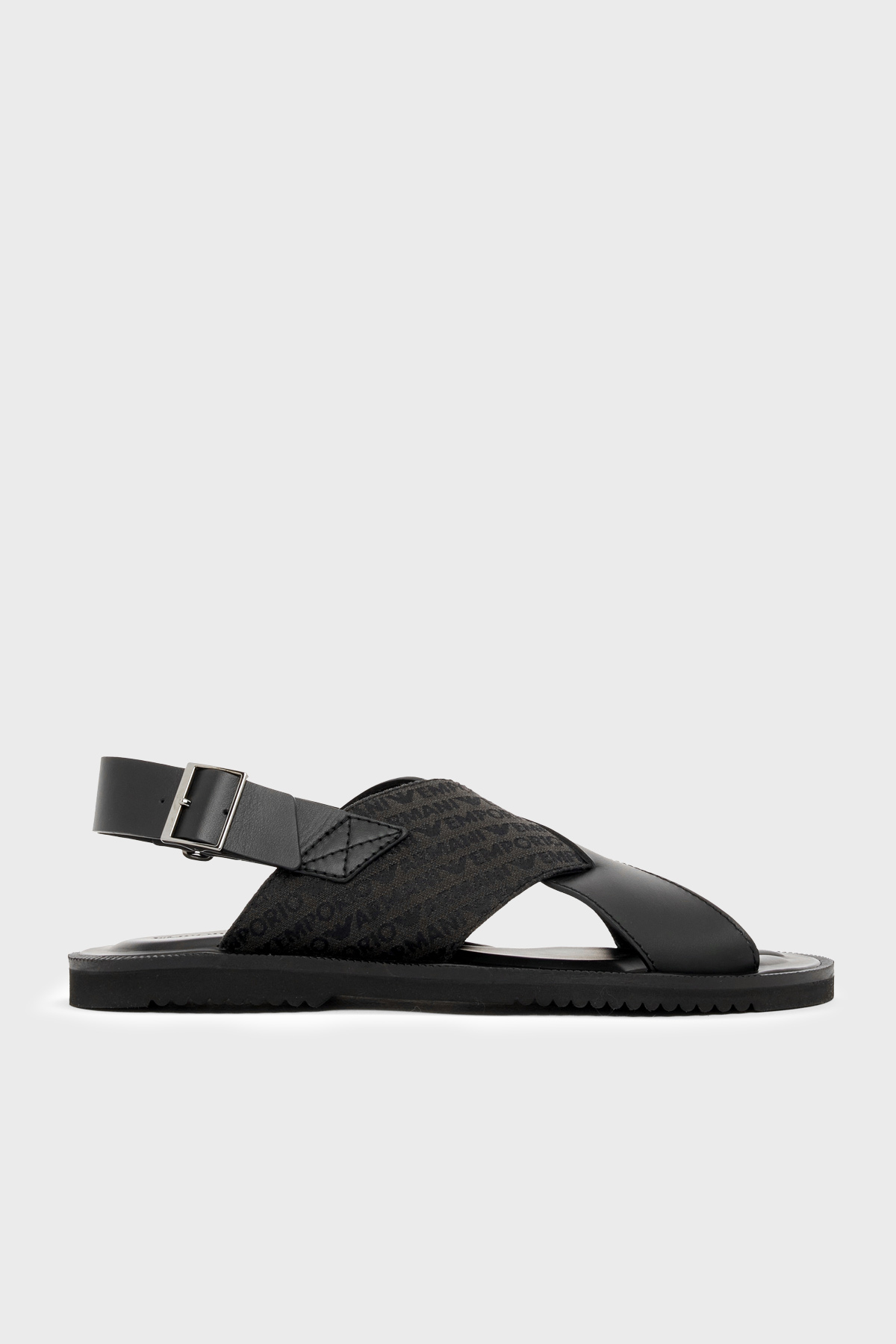 Emporio Armani % 100 Deri Jakarlı Çapraz Bantlı Erkek Sandalet EM004323 AF25617 MC012 SİYAH