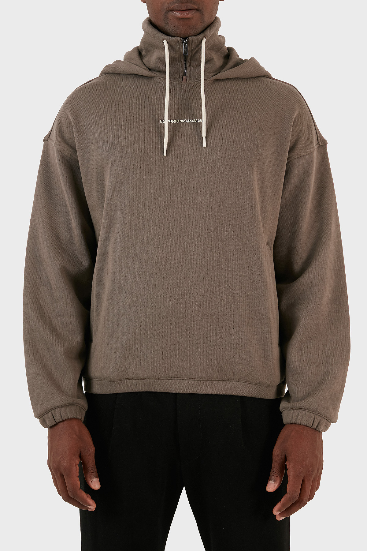 Emporio Armani % 100 Pamuk Kapüşonlu Yarım Fermuarlı Oversize Fit Erkek Sweat 6R1ME6 1JWPZ 0440 KAHVE